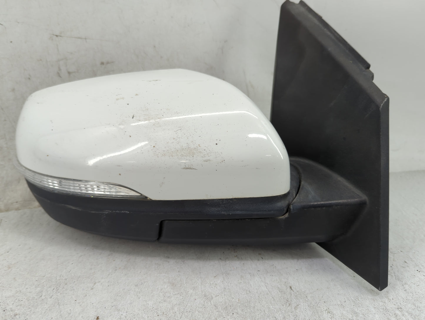2015-2018 Ford Edge Passenger Side View Mirror - Right Door Mirror OEM Used - Oemusedautoparts1.com