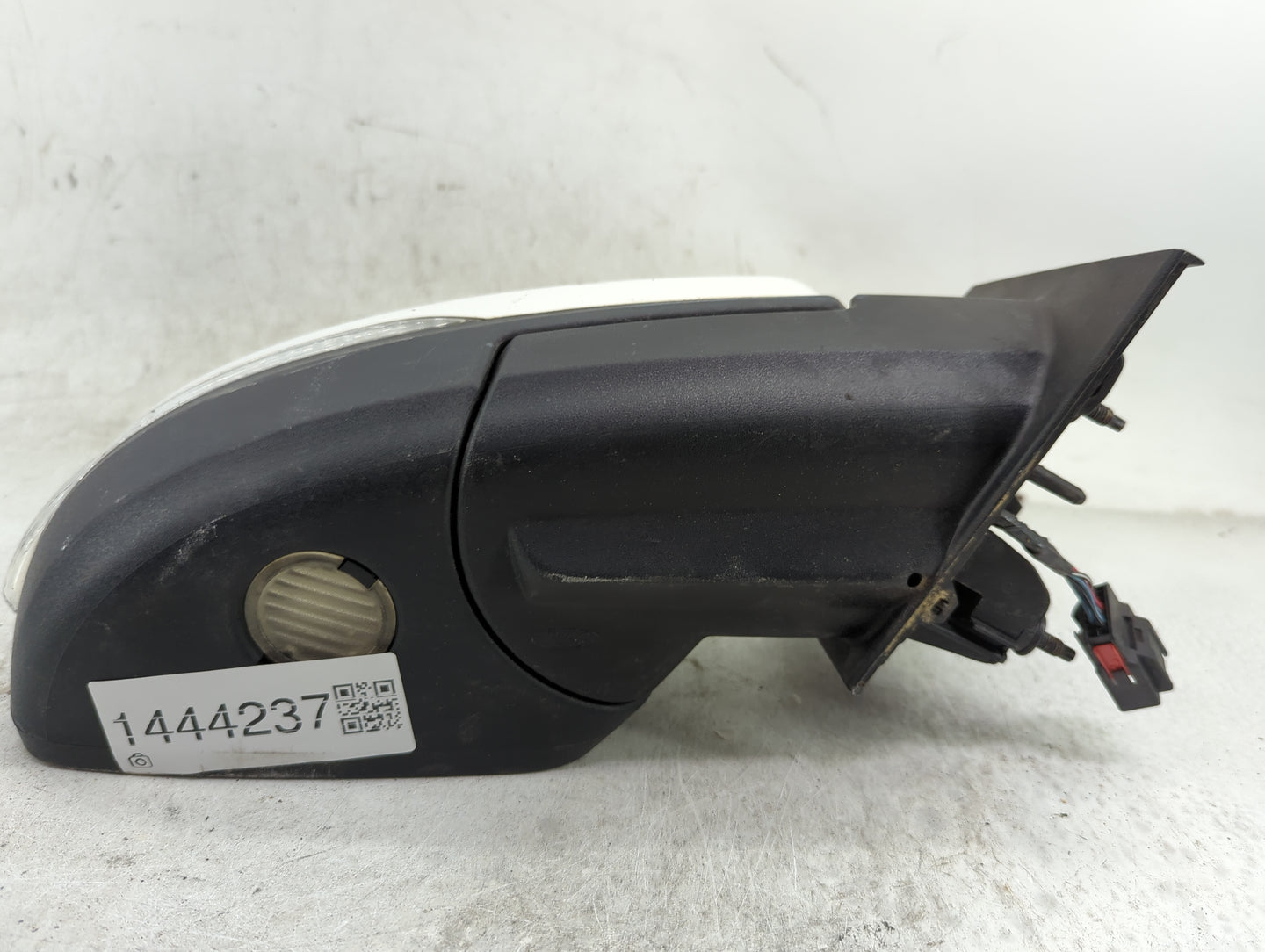 2015-2018 Ford Edge Passenger Side View Mirror - Right Door Mirror OEM Used - Oemusedautoparts1.com
