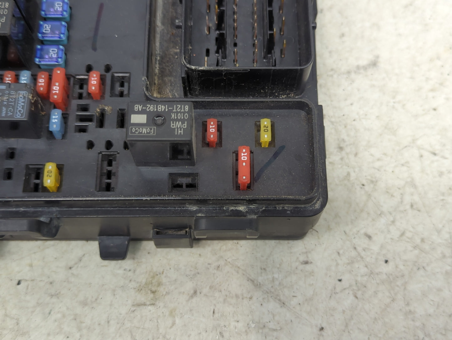 2015-2018 Ford Edge Fusebox Fuse Box Panel Relay Module P/N:G2GT14A067BC Fits Fits 2015 2016 2017 2018 OEM Used Auto Parts -