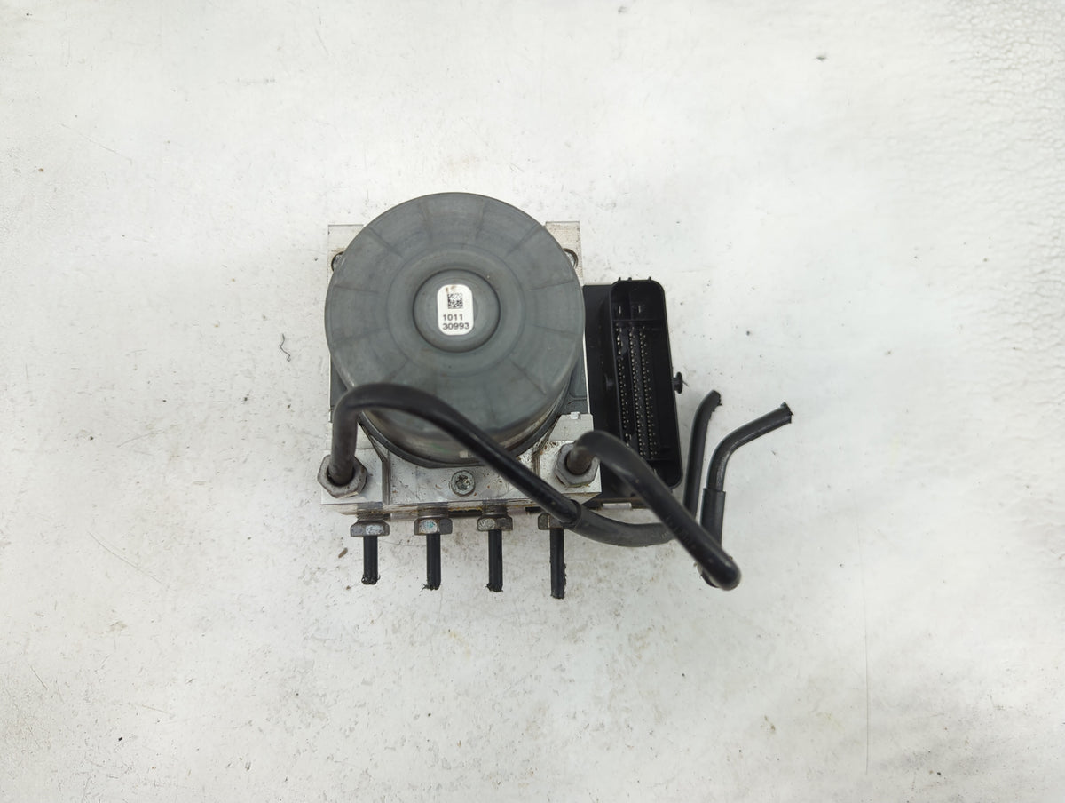 2015-2018 Ford Edge Anti-Lock Brake ABS Pump Module Actuator OEM P/N:84825144 Fits Fits 2015 2016 2017 2018 OEM Used Auto Pa