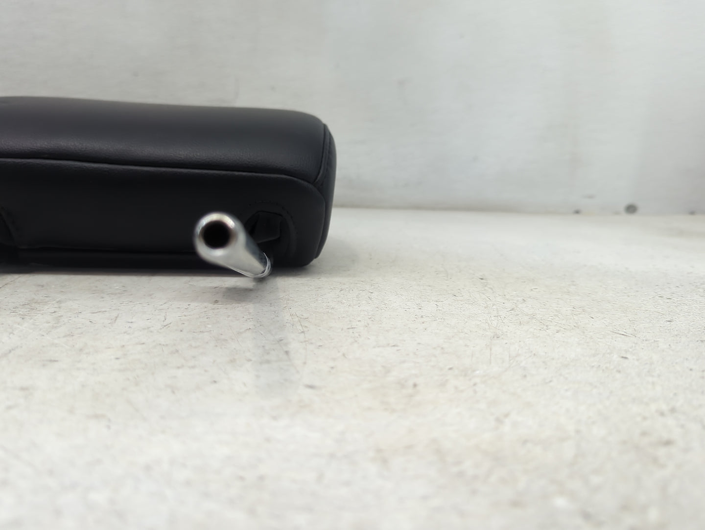 2017 Ford Edge Headrest Head Rest Front Driver Passenger Seat Fits OEM Used Auto Parts - Oemusedautoparts1.com