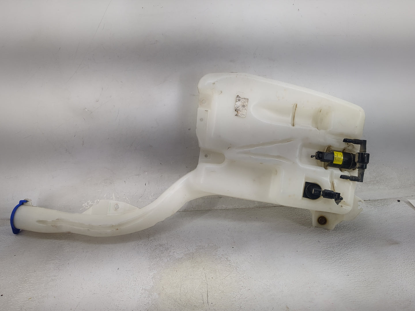 2016-2020 Ford Edge Windshield Washer Fluid Reservoir Bottle Oem 1474059 - Oemusedautoparts1.com