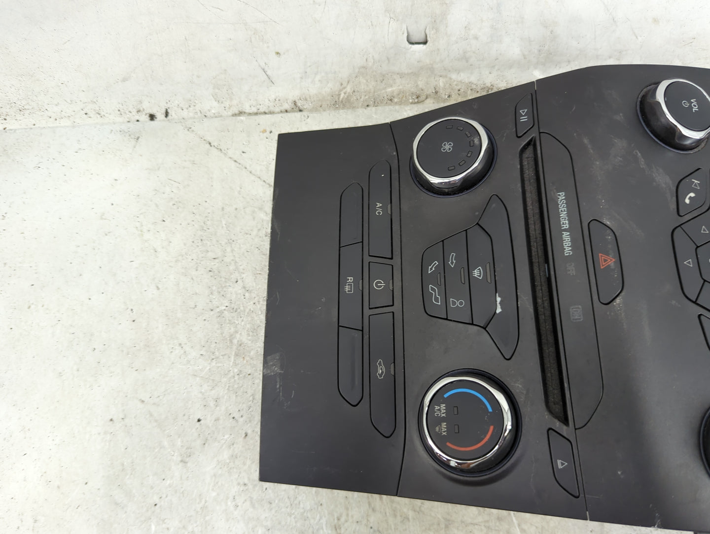 2015-2018 Ford Edge Radio Control Panel 1489574 - Oemusedautoparts1.com