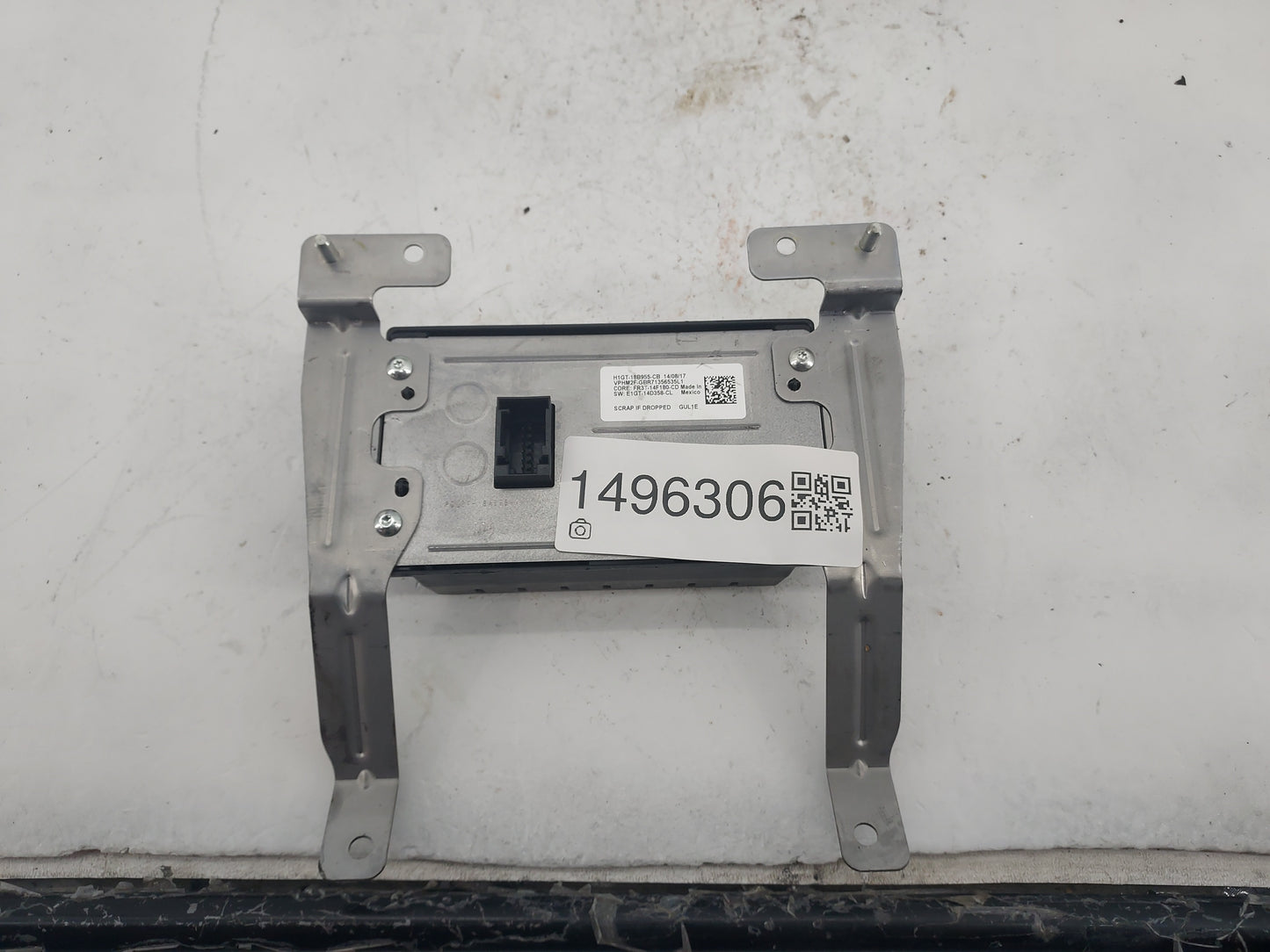 2016-2018 Ford Edge Information Display Screen 1496306 - Oemusedautoparts1.com