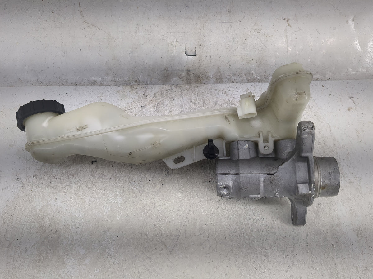 2015-2020 Ford Edge Brake Master Cylinder 1497504 - Oemusedautoparts1.com