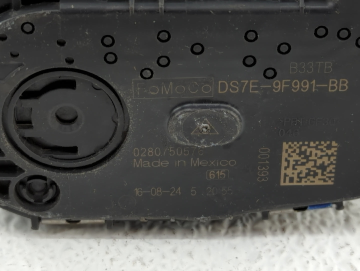 2015-2018 Ford Edge Throttle Body P/N:DS7E-9F991-BB Fits Fits 2014 2015 2016 2017 2018 2019 OEM Used Auto Parts - Oemusedaut