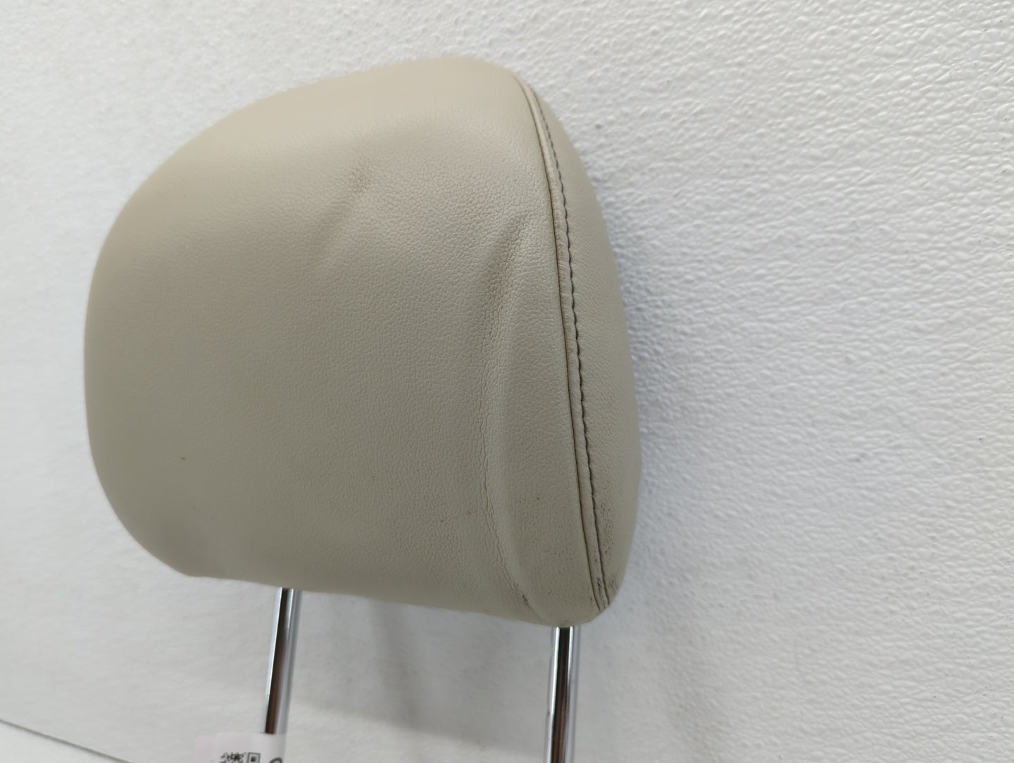 2017-2020 Ford Edge Headrest Head Rest Rear Seat Ivory - Oemusedautoparts1.com