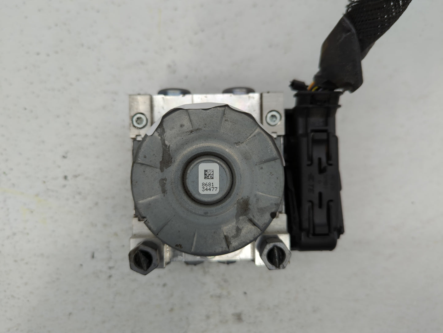 2015-2018 Ford Edge ABS Pump Control Module Replacement P/N:F2GC-2C405-AG F2GC-2C405-AK Fits Fits 2015 2016 2017 2018 OEM Us