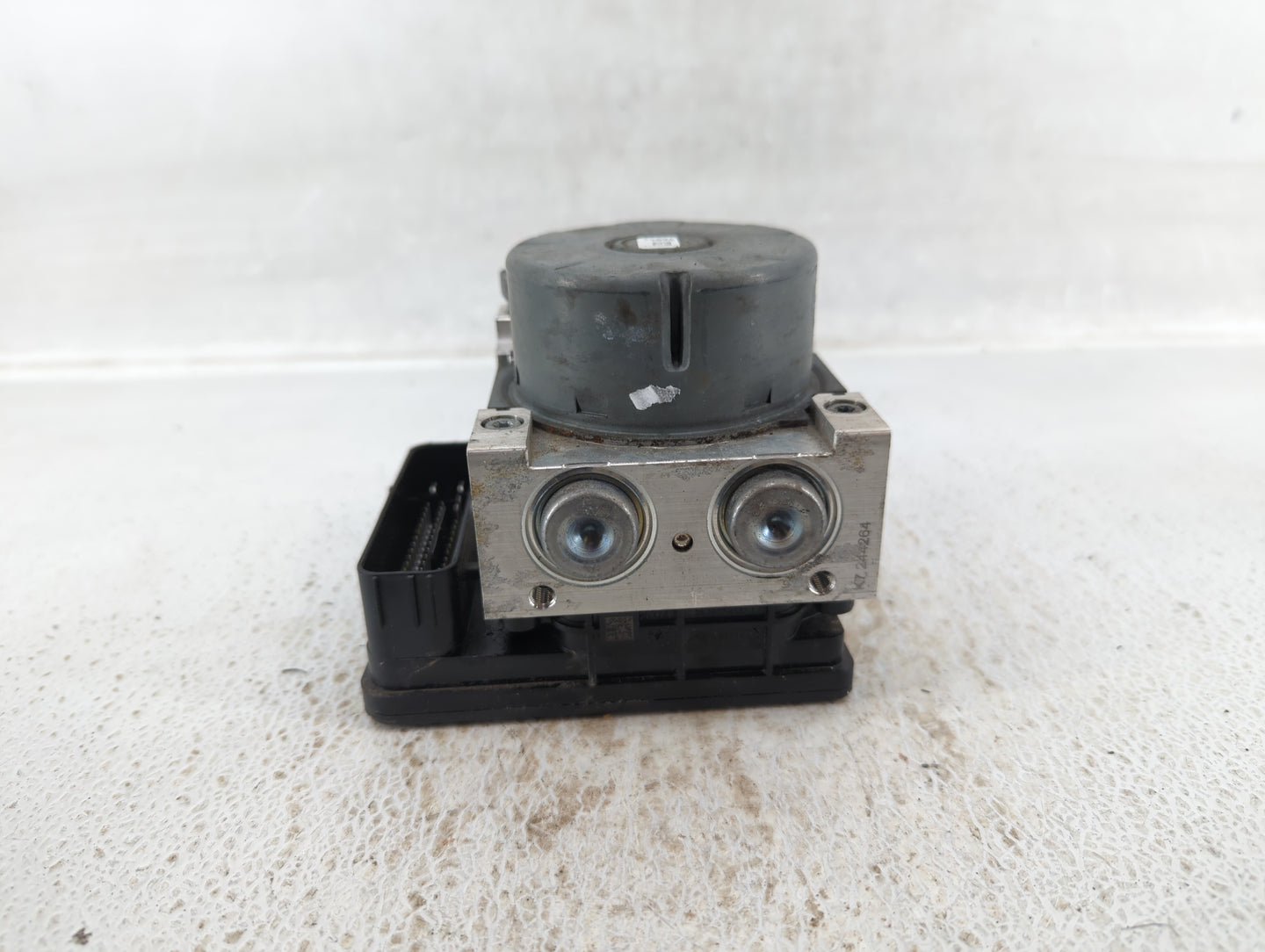 2015-2018 Ford Edge ABS Pump Control Module Replacement P/N:F2GC-2C405-AK Fits Fits 2015 2016 2017 2018 OEM Used Auto Parts 