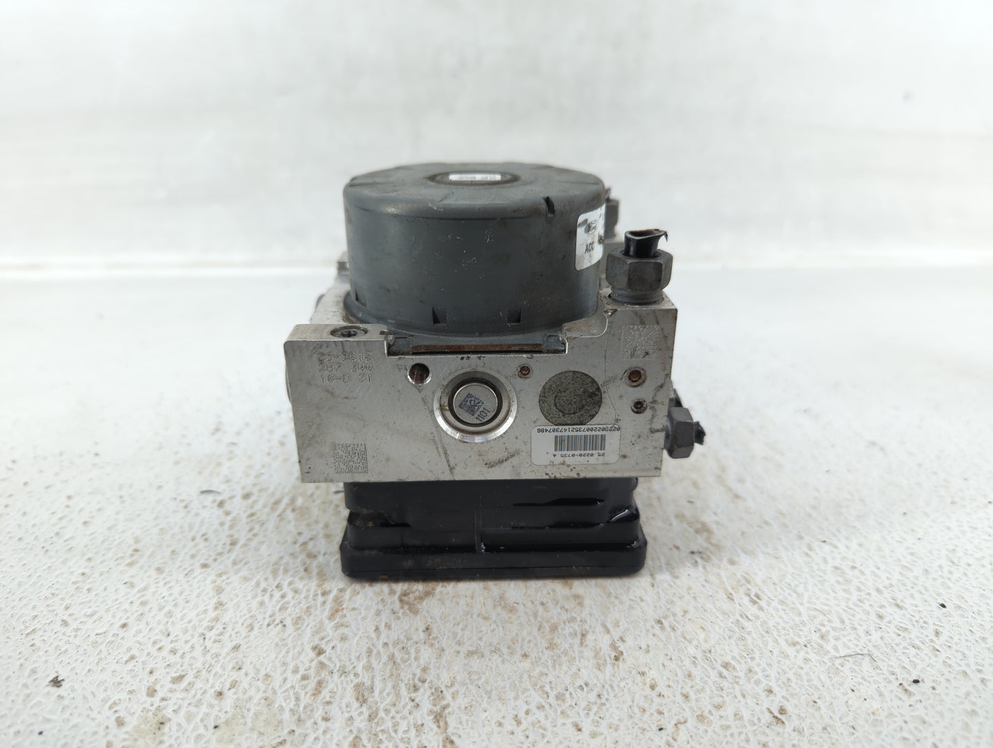 2015-2018 Ford Edge ABS Pump Control Module Replacement P/N:F2GC-2C405-AK Fits Fits 2015 2016 2017 2018 OEM Used Auto Parts 