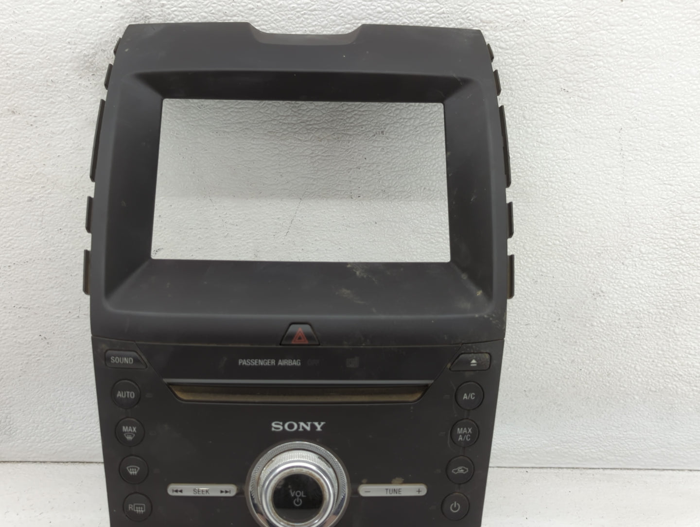 2017-2018 Ford Edge Radio AM FM Cd Player Receiver Replacement P/N:HT4T-18E245-CA Fits Fits 2017 2018 OEM Used Auto Parts - 