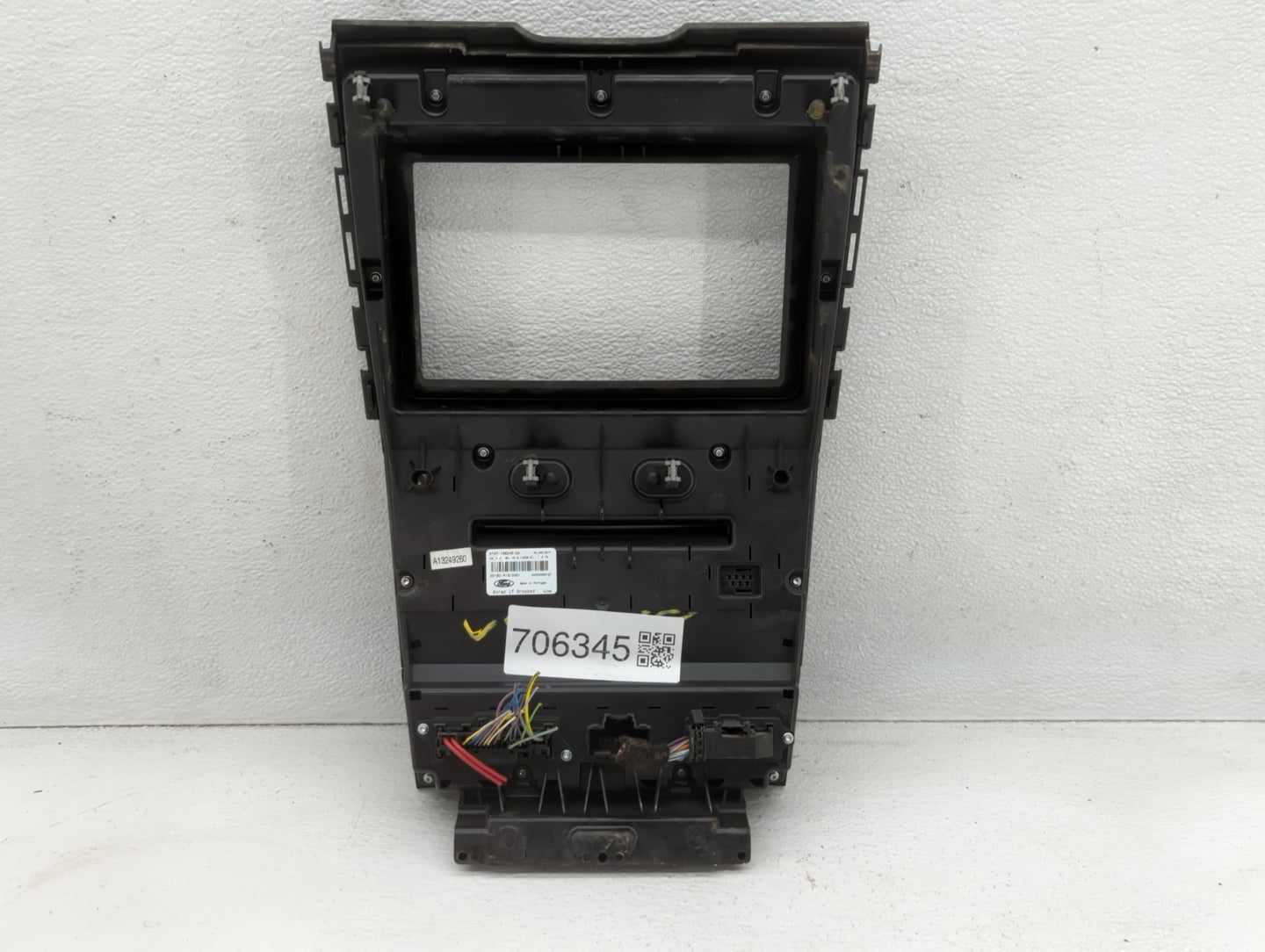 2017-2018 Ford Edge Radio AM FM Cd Player Receiver Replacement P/N:HT4T-18E245-CA Fits Fits 2017 2018 OEM Used Auto Parts - 