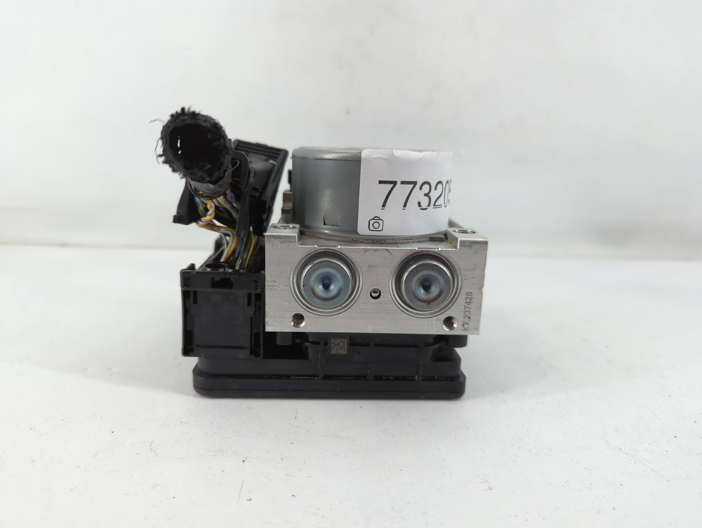 2015-2018 Ford Edge ABS Pump Control Module Replacement P/N:F2GC-2C405-AK Fits Fits 2015 2016 2017 2018 OEM Used Auto Parts 