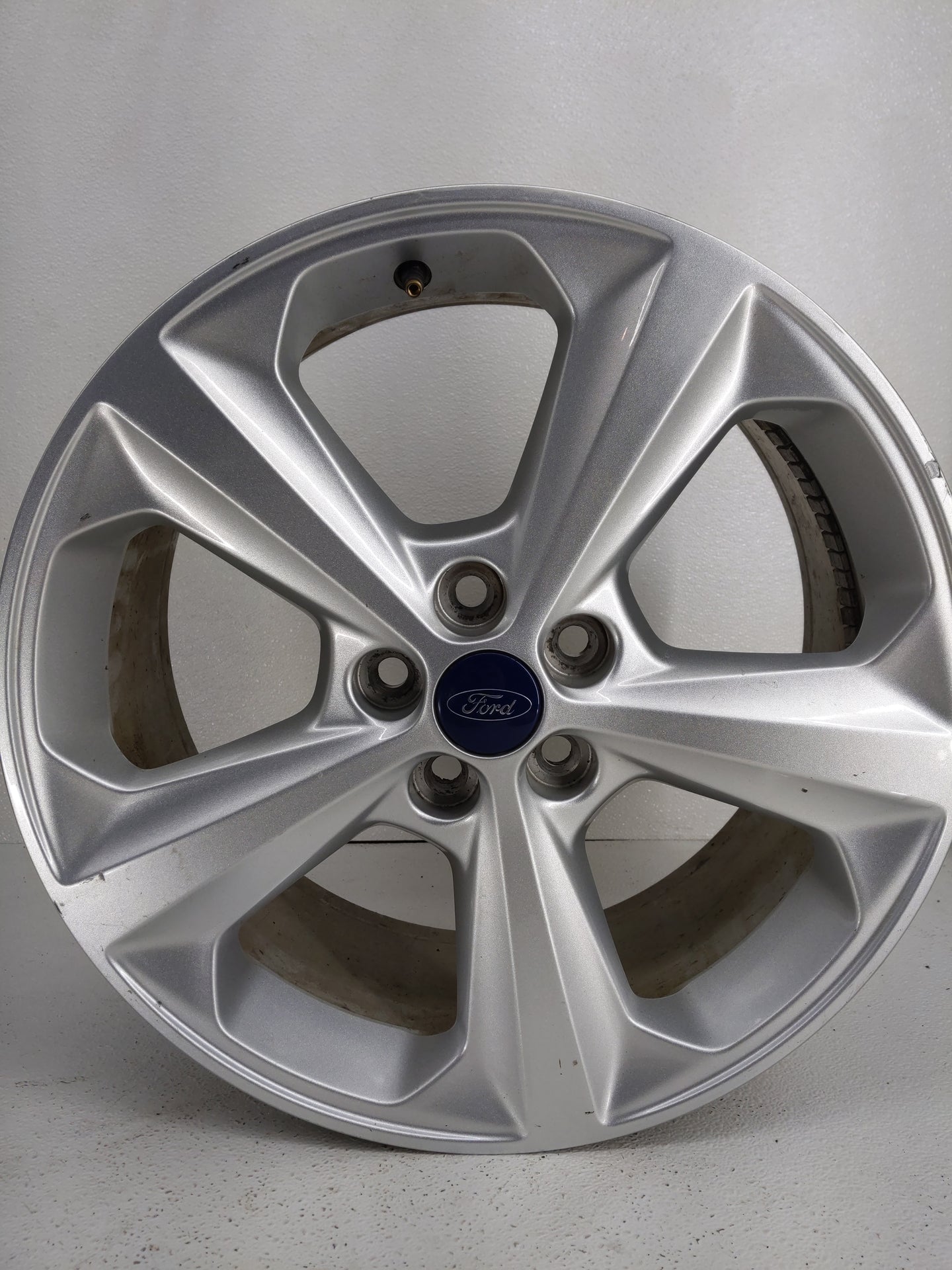 2017 Ford Edge Oem Wheel Rim - Oemusedautoparts1.com