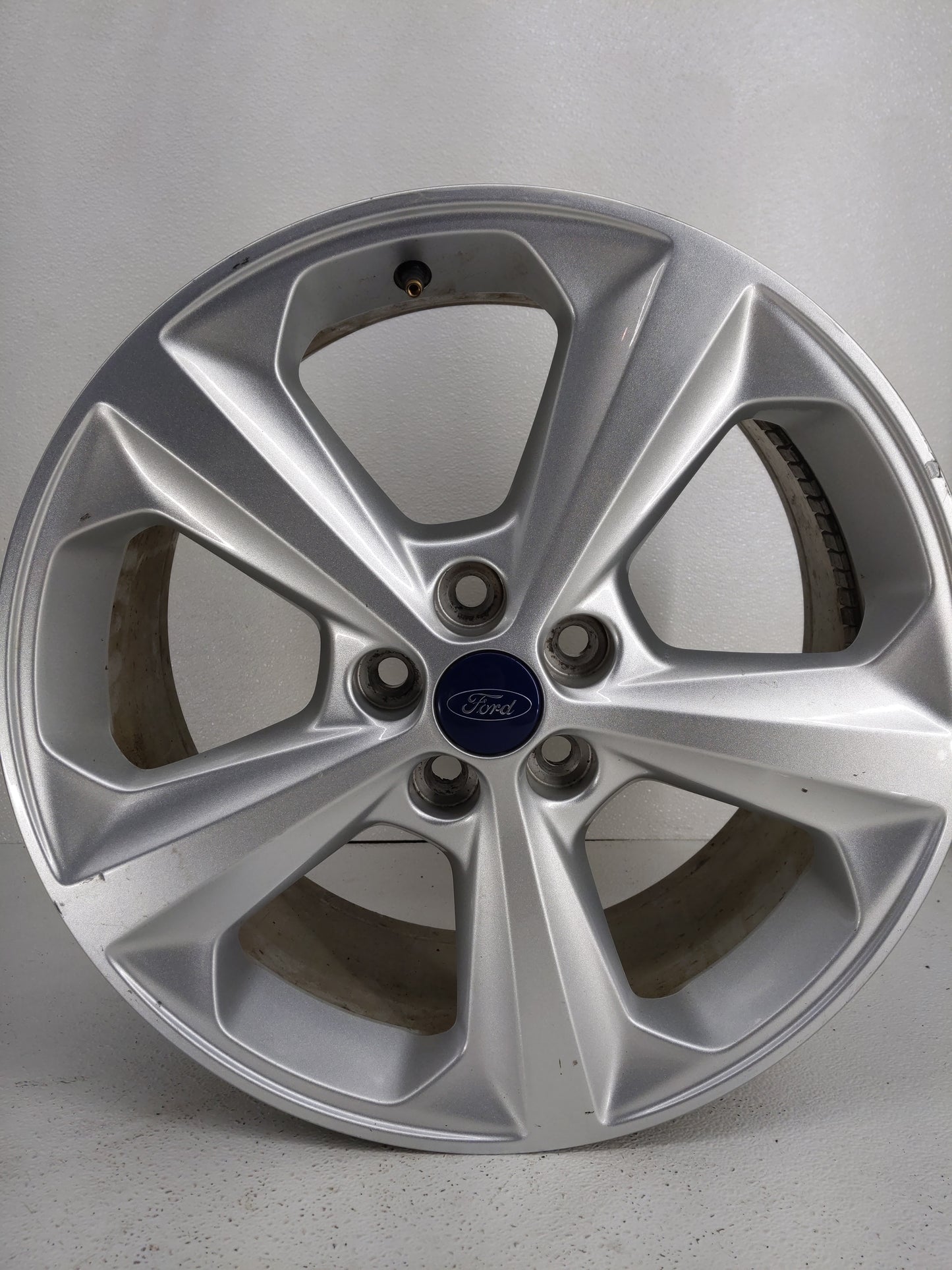 2017 Ford Edge Oem Wheel Rim - Oemusedautoparts1.com