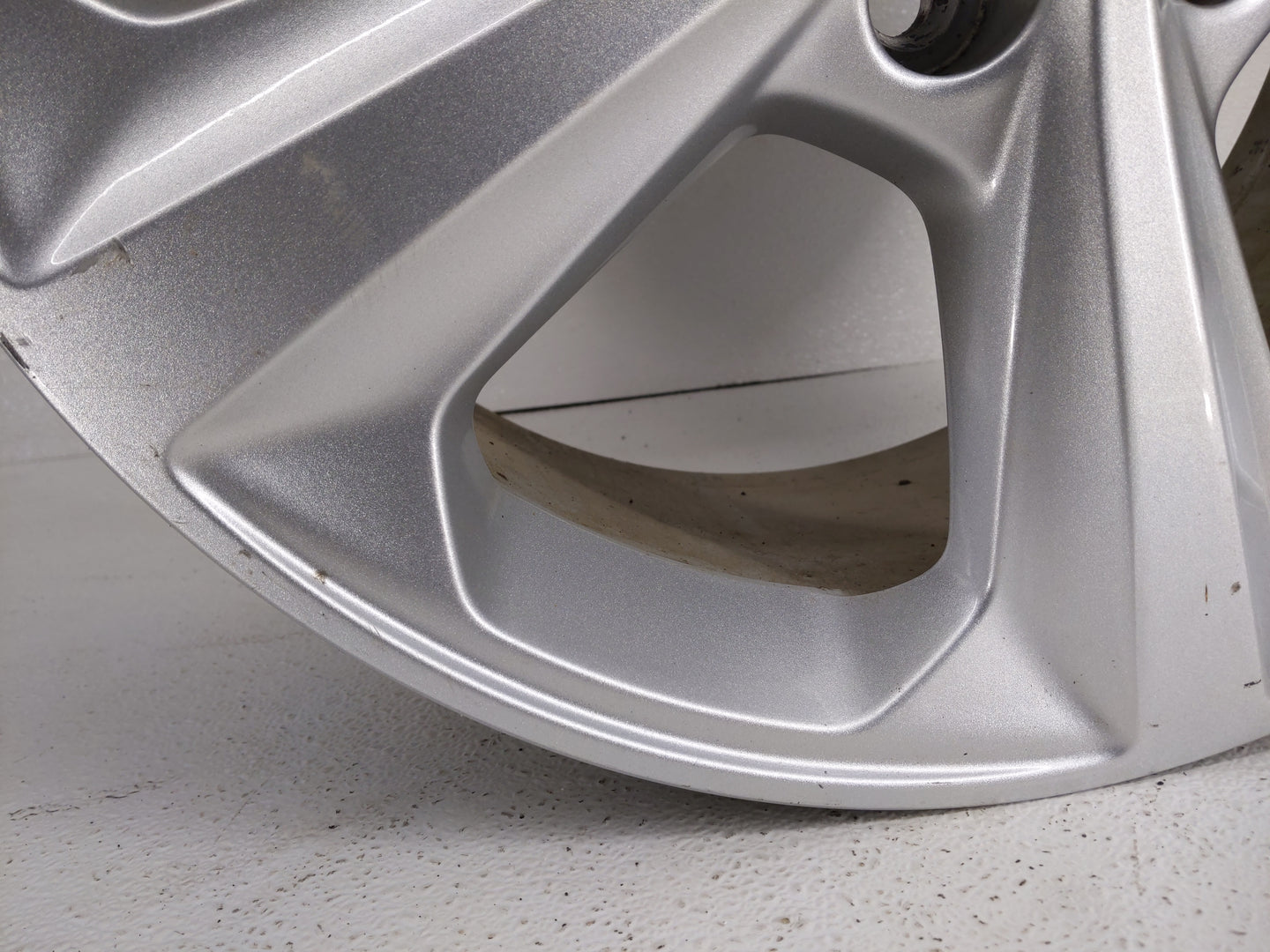 2017 Ford Edge Oem Wheel Rim - Oemusedautoparts1.com