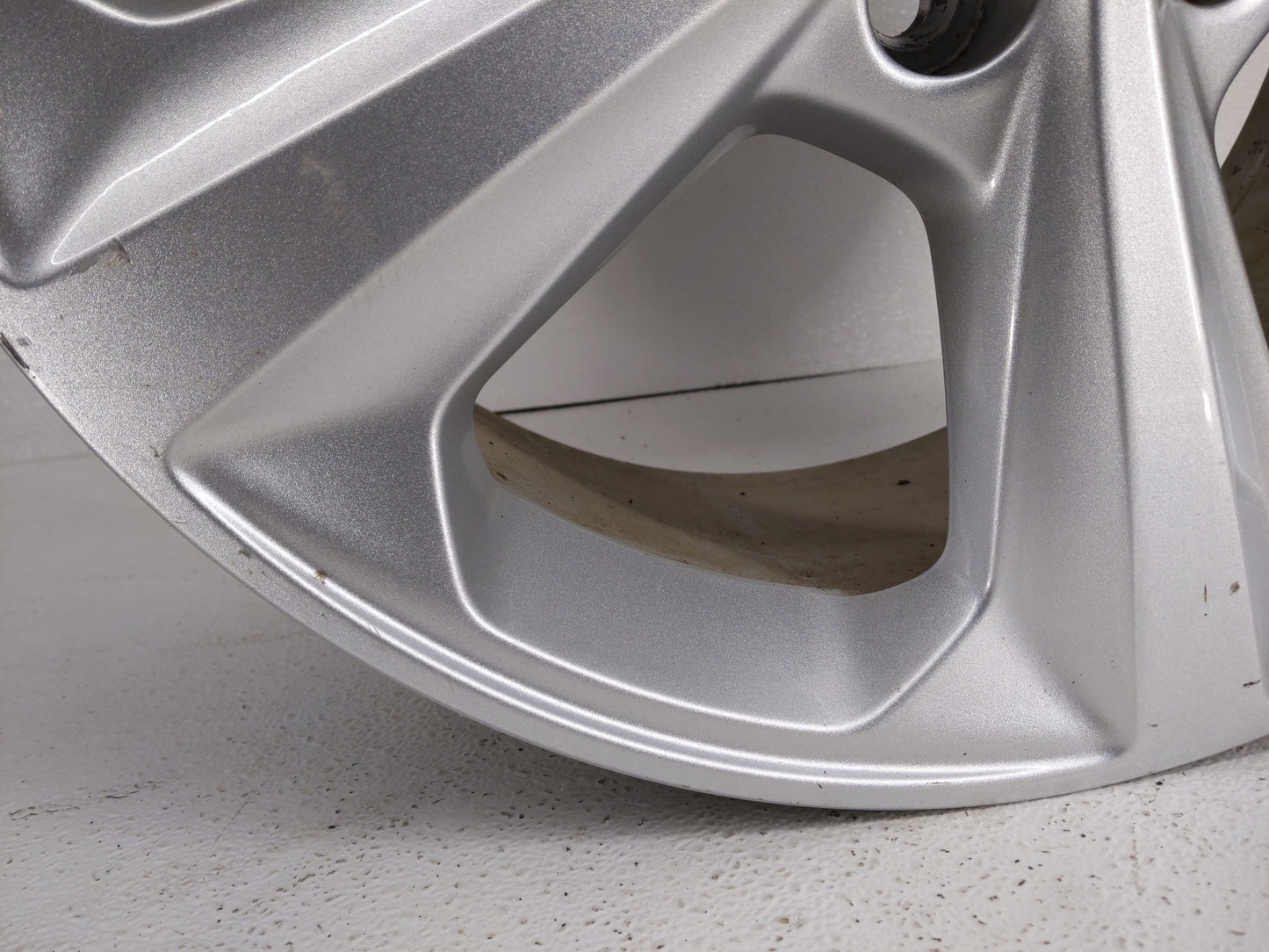 2017 Ford Edge Oem Wheel Rim - Oemusedautoparts1.com
