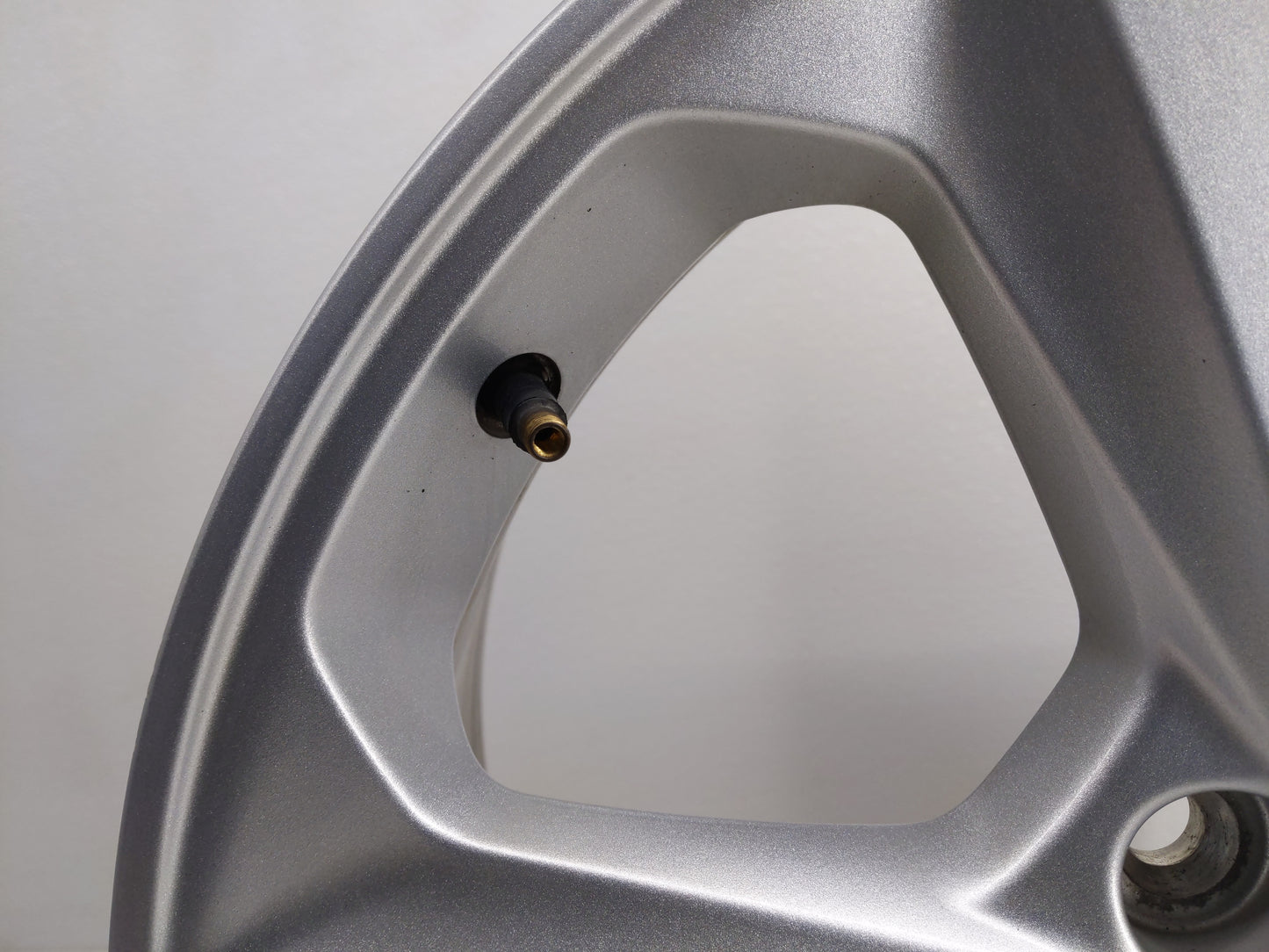 2017 Ford Edge Oem Wheel Rim 779475 - Oemusedautoparts1.com