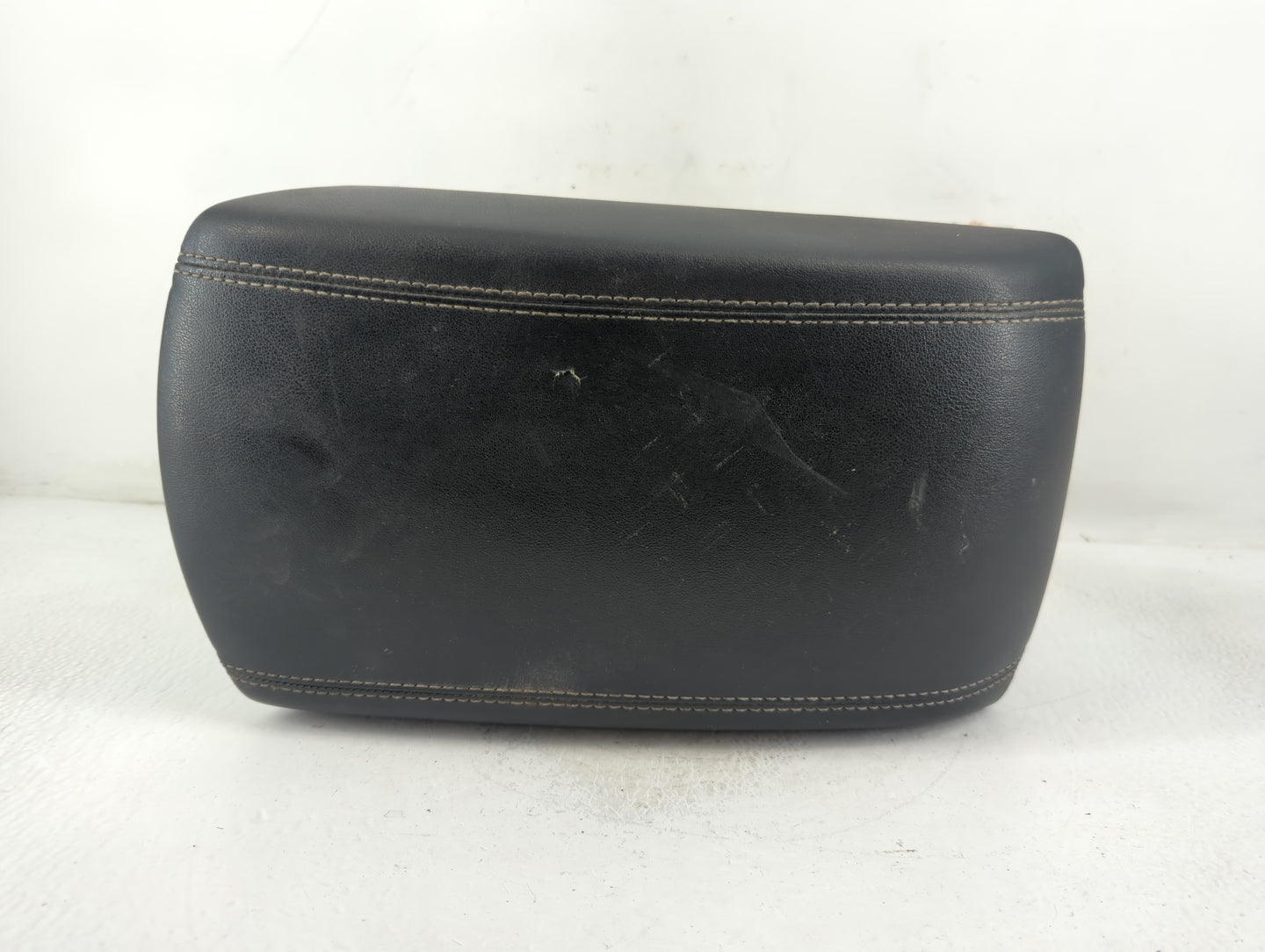 2015-2018 Ford Edge Center Console Armrest Cover Lid P/N:373317 T4B-R0460 Fits Fits 2015 2016 2017 2018 OEM Used Auto Parts 