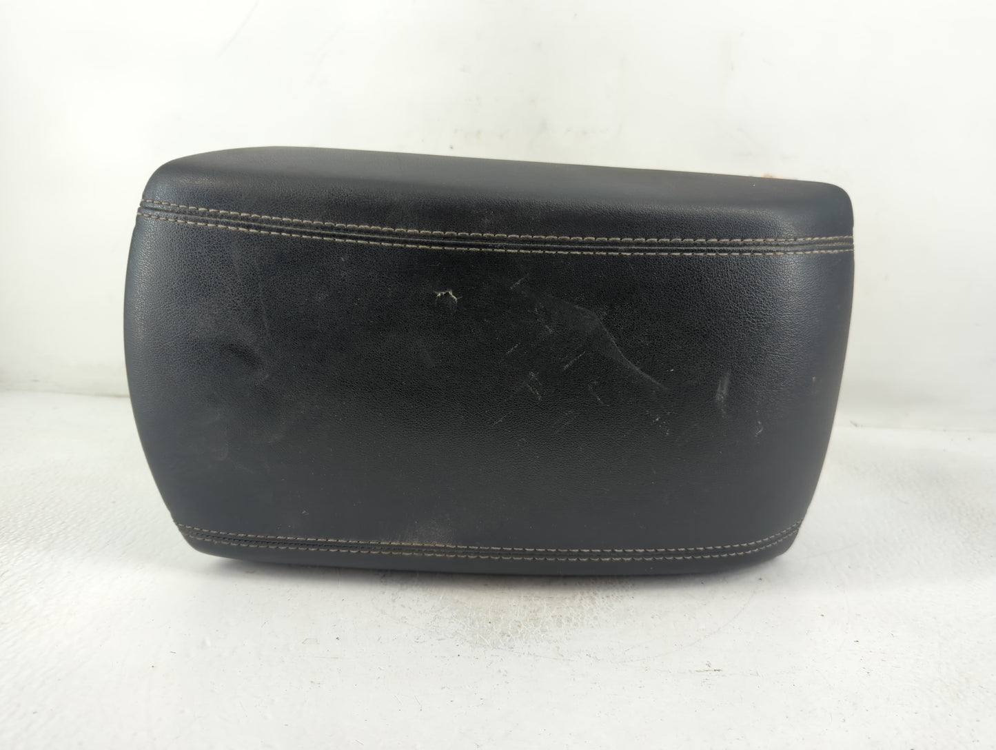 2015-2018 Ford Edge Center Console Armrest Cover Lid P/N:373317 T4B-R0460 Fits Fits 2015 2016 2017 2018 OEM Used Auto Parts 