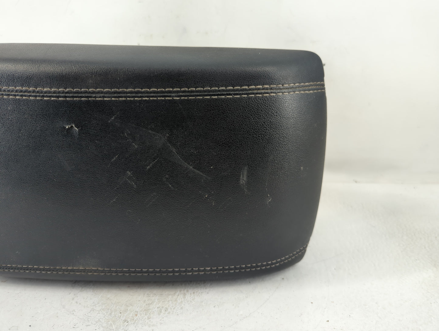 2015-2018 Ford Edge Center Console Armrest Cover Lid P/N:373317 T4B-R0460 Fits Fits 2015 2016 2017 2018 OEM Used Auto Parts 