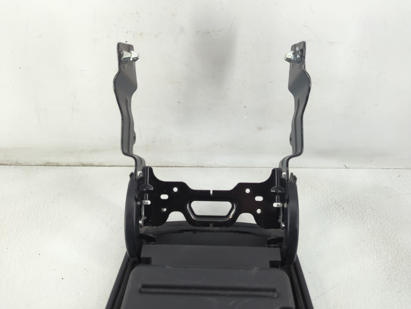 2015-2018 Ford Edge Center Console Armrest Cover Lid P/N:373317 T4B-R0460 Fits Fits 2015 2016 2017 2018 OEM Used Auto Parts 