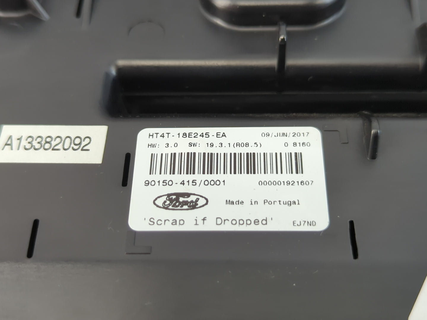2017-2018 Ford Edge Radio AM FM Cd Player Receiver Replacement P/N:HT4T-18E245-EA Fits Fits 2017 2018 OEM Used Auto Parts - 