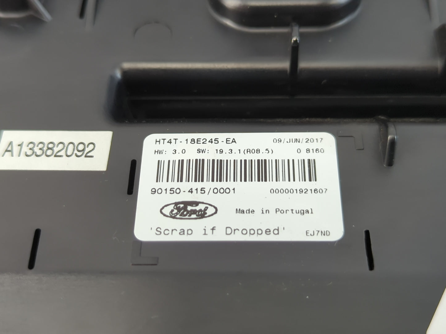 2017-2018 Ford Edge Radio AM FM Cd Player Receiver Replacement P/N:HT4T-18E245-EA Fits Fits 2017 2018 OEM Used Auto Parts - 