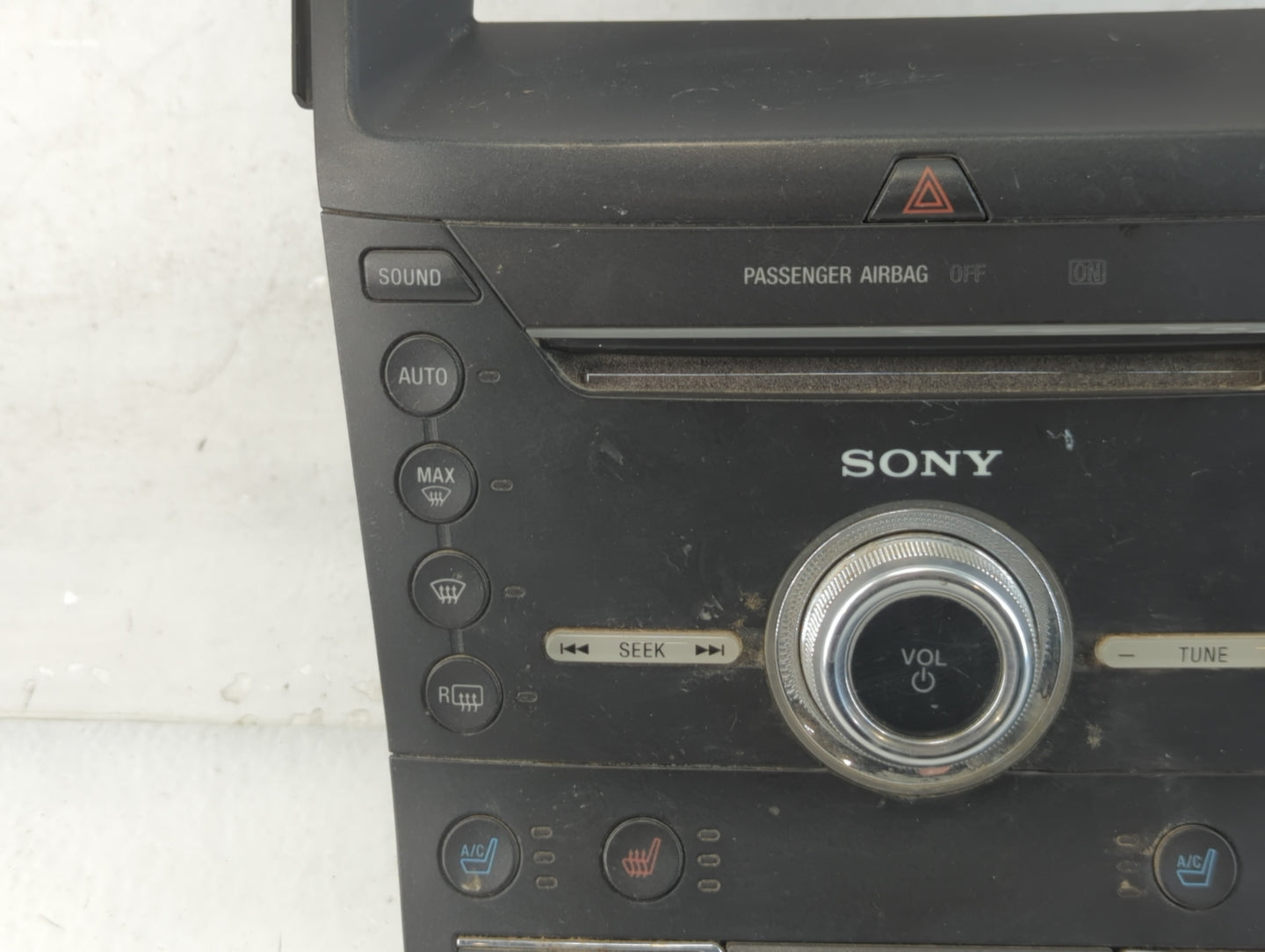 2015-2018 Ford Edge Radio AM FM Cd Player Receiver Replacement Fits Fits 2015 2016 2017 2018 OEM Used Auto Parts - Oemusedau