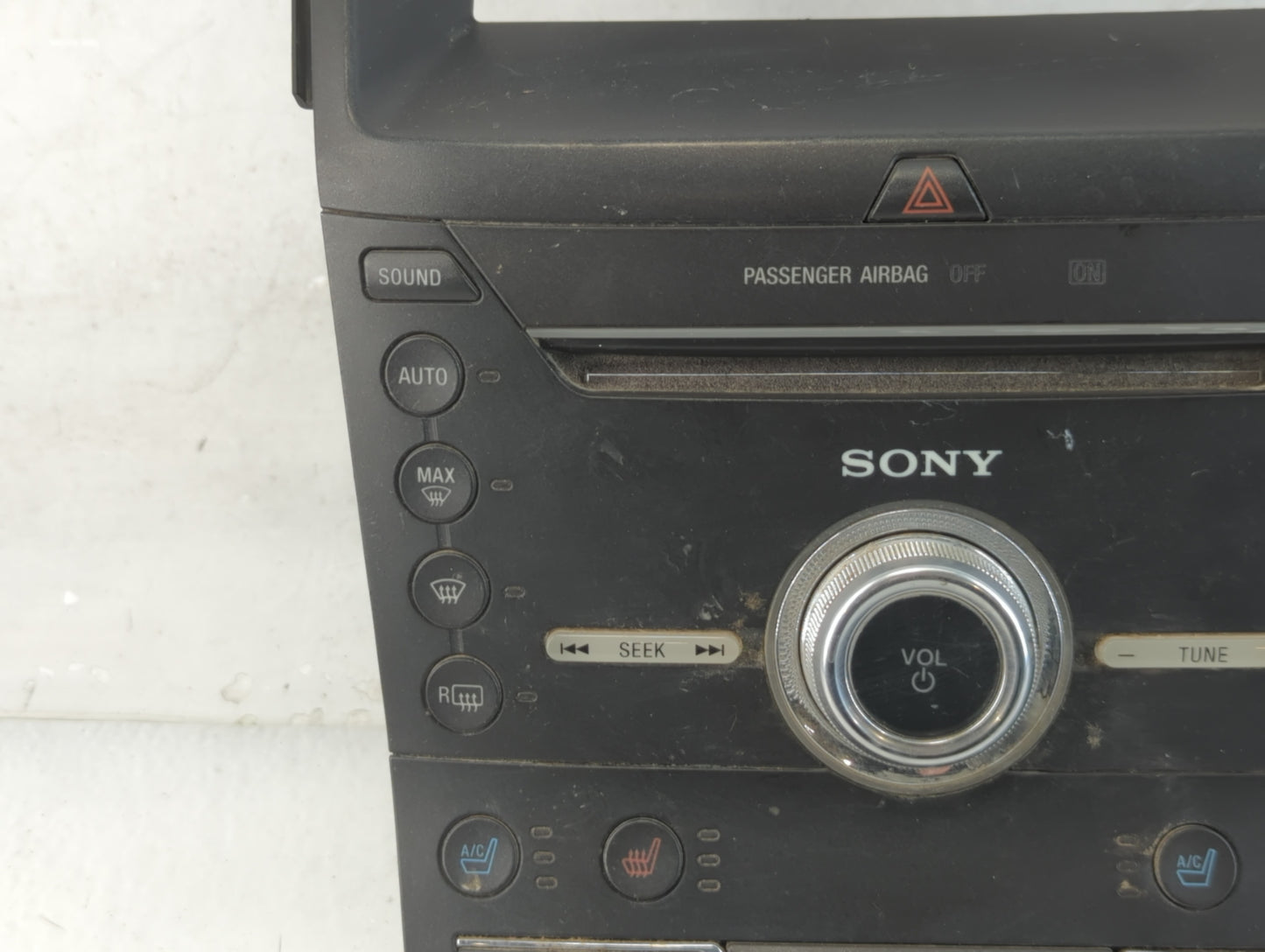 2015-2018 Ford Edge Radio AM FM Cd Player Receiver Replacement Fits Fits 2015 2016 2017 2018 OEM Used Auto Parts - Oemusedau
