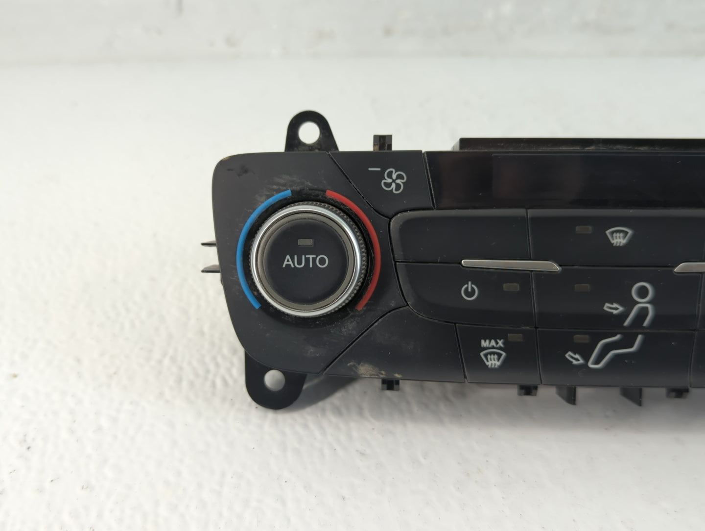 2017 Ford Escape Climate Control Module Temperature AC/Heater Replacement P/N:GJ5T-18C612-EA Fits OEM Used Auto Parts - Oemu