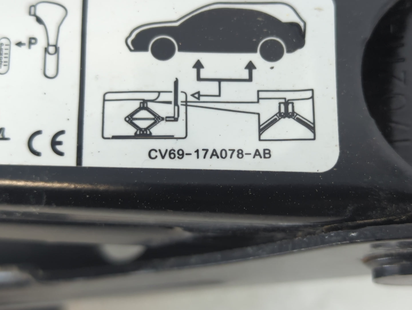 2017 Ford Escape Spare Scissor Car Jack - Oemusedautoparts1.com
