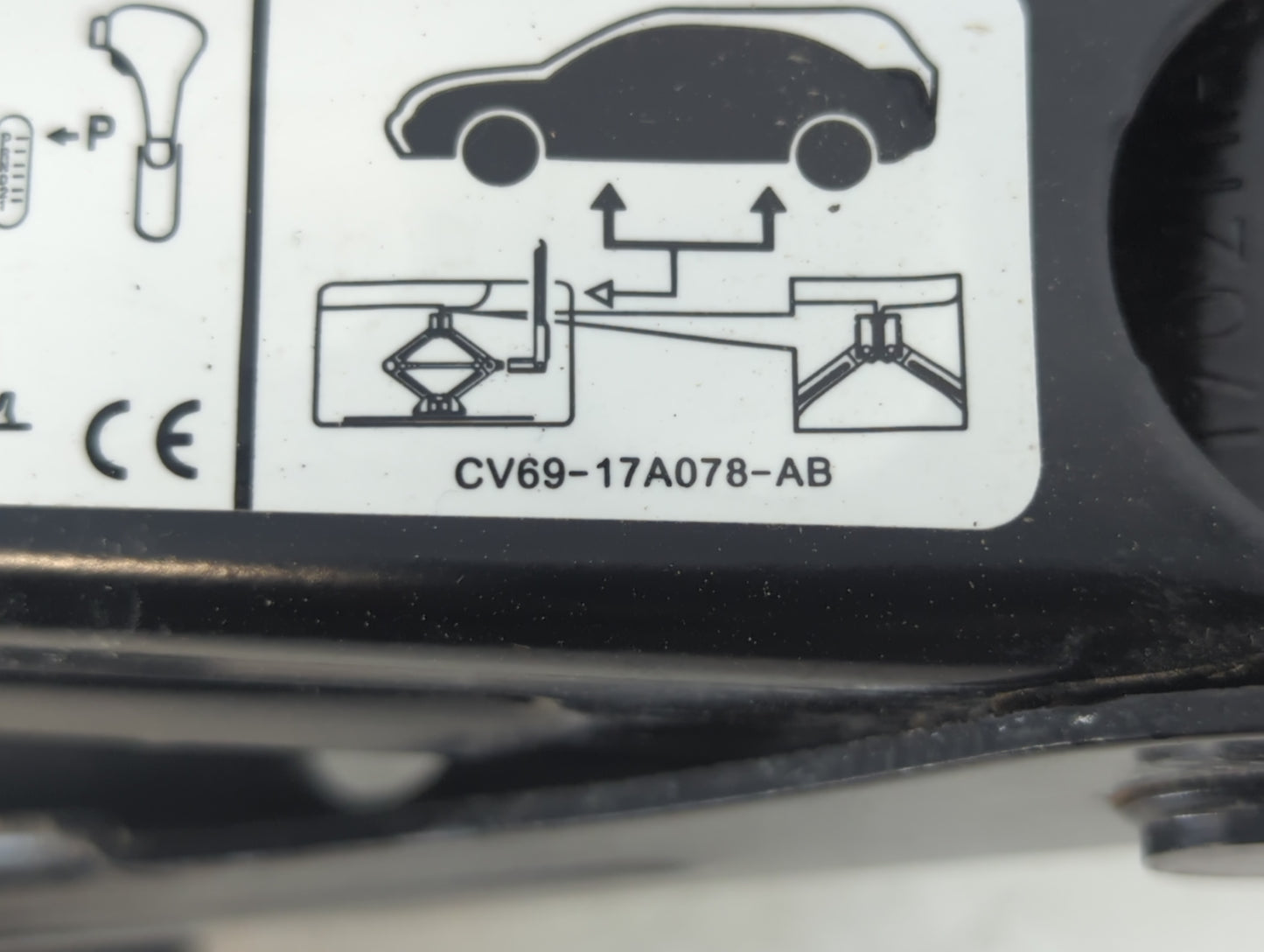 2017 Ford Escape Spare Scissor Car Jack - Oemusedautoparts1.com