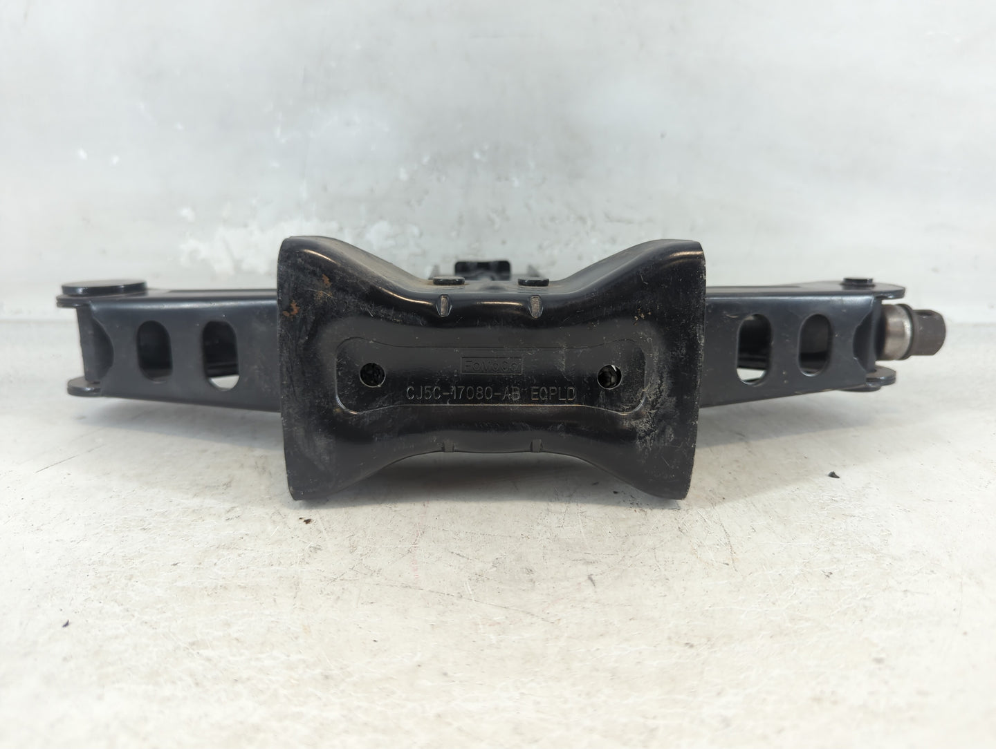 2017 Ford Escape Spare Scissor Car Jack - Oemusedautoparts1.com
