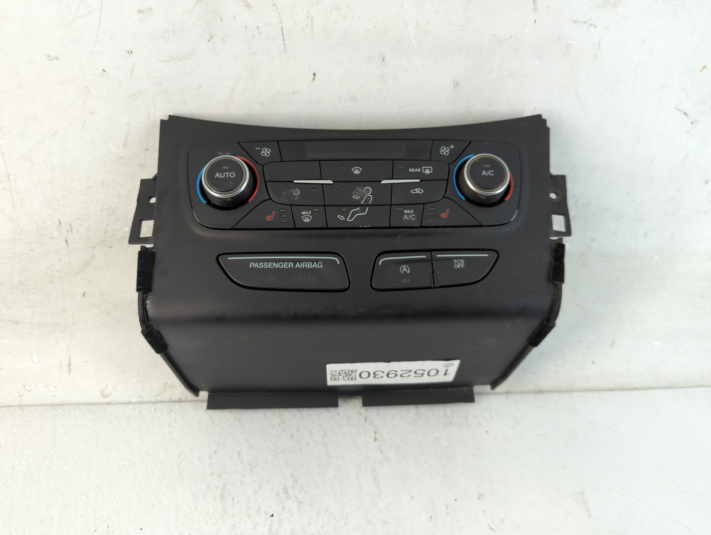 2017 Ford Escape Climate Control Module Temperature AC/Heater Replacement P/N:GJ5T-18C612-FA Fits OEM Used Auto Parts - Oemu