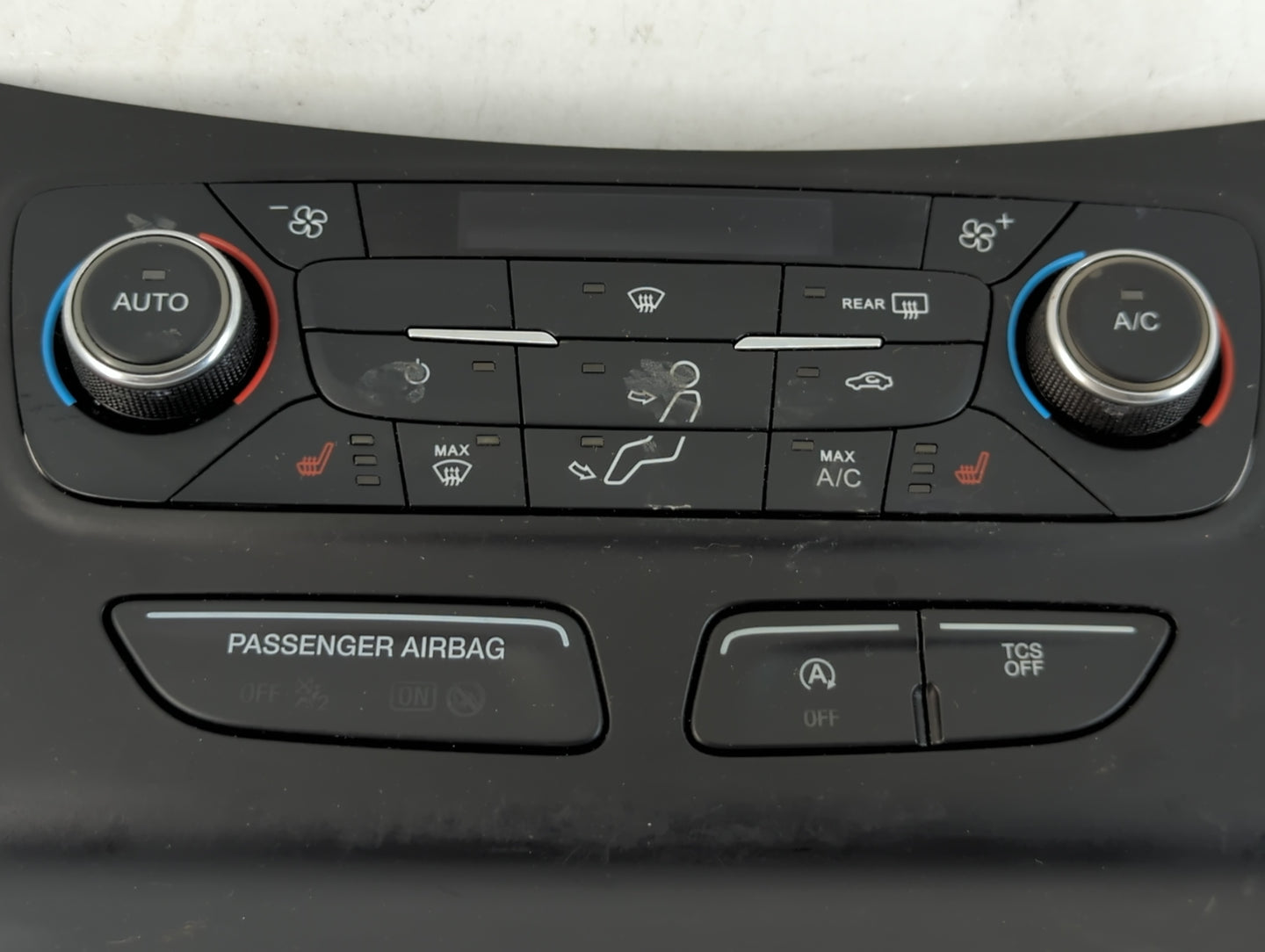 2017 Ford Escape Climate Control Module Temperature AC/Heater Replacement P/N:GJ5T-18C612-FA Fits OEM Used Auto Parts - Oemu