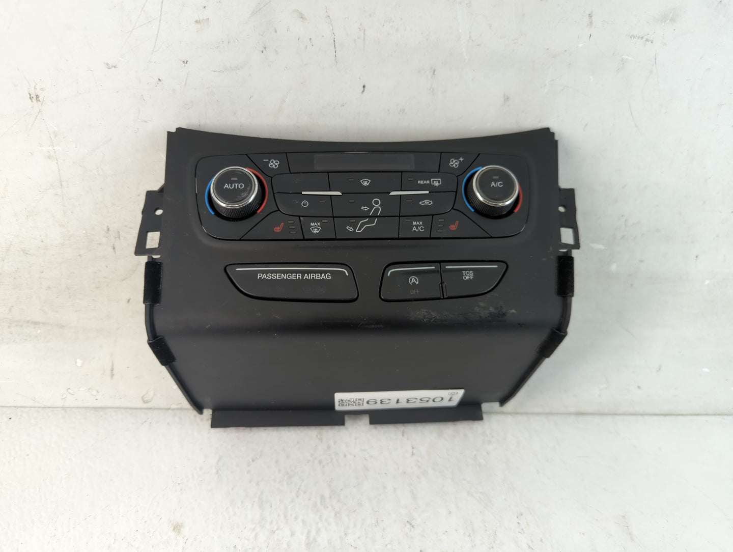 2017 Ford Escape Climate Control Module Temperature AC/Heater Replacement P/N:GJ5T-18C612-CE Fits OEM Used Auto Parts - Oemu