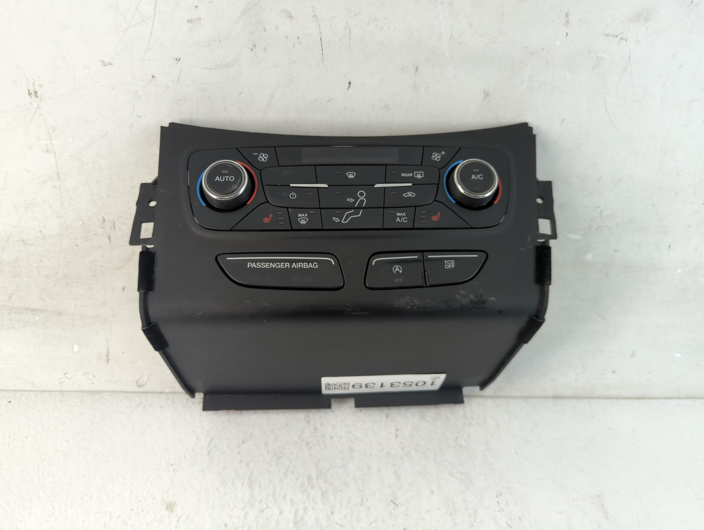 2017 Ford Escape Climate Control Module Temperature AC/Heater Replacement P/N:GJ5T-18C612-CE Fits OEM Used Auto Parts - Oemu