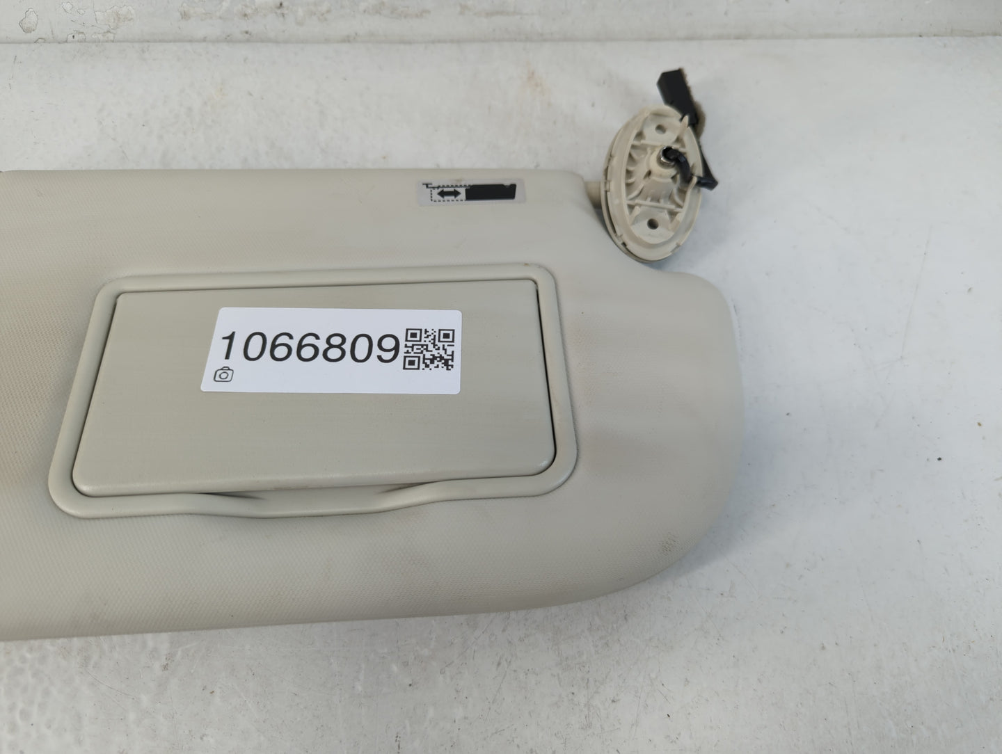 2013-2019 Ford Escape Sun Visor Shade Replacement Passenger Right Mirror Fits Fits 2013 2014 2015 2016 2017 2018 2019 OEM Us