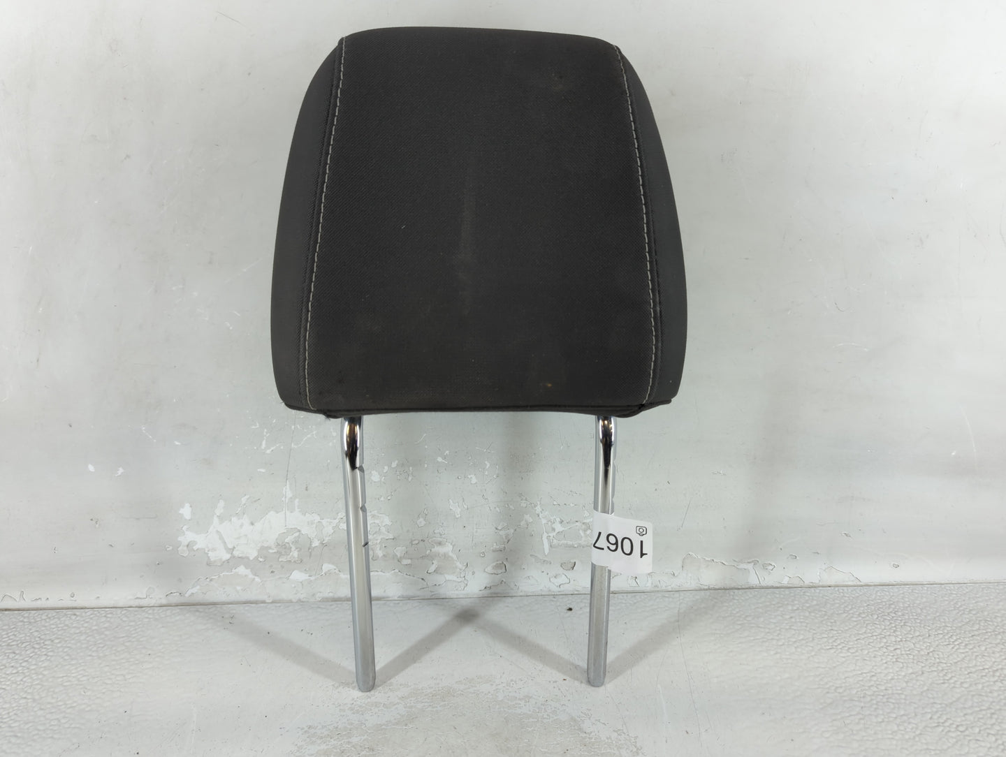 2016-2019 Ford Escape Headrest Head Rest Front Driver Passenger Seat Fits Fits 2016 2017 2018 2019 OEM Used Auto Parts - Oem