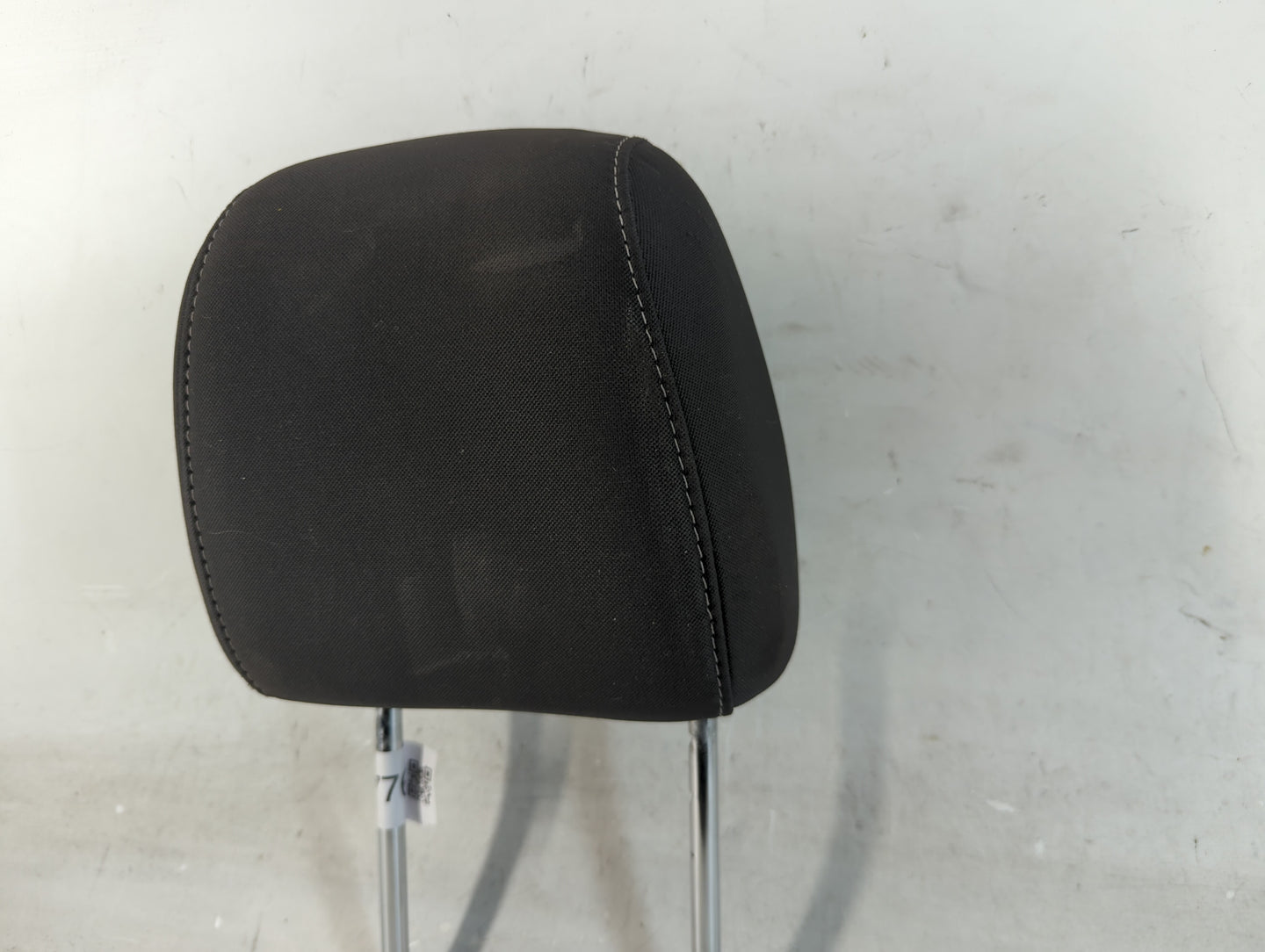 2017-2019 Ford Escape Headrest Head Rest Front Driver Passenger Seat Fits Fits 2017 2018 2019 OEM Used Auto Parts - Oemuseda