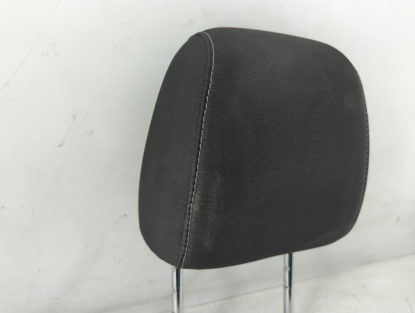 2017-2019 Ford Escape Headrest Head Rest Front Driver Passenger Seat Fits Fits 2017 2018 2019 OEM Used Auto Parts - Oemuseda