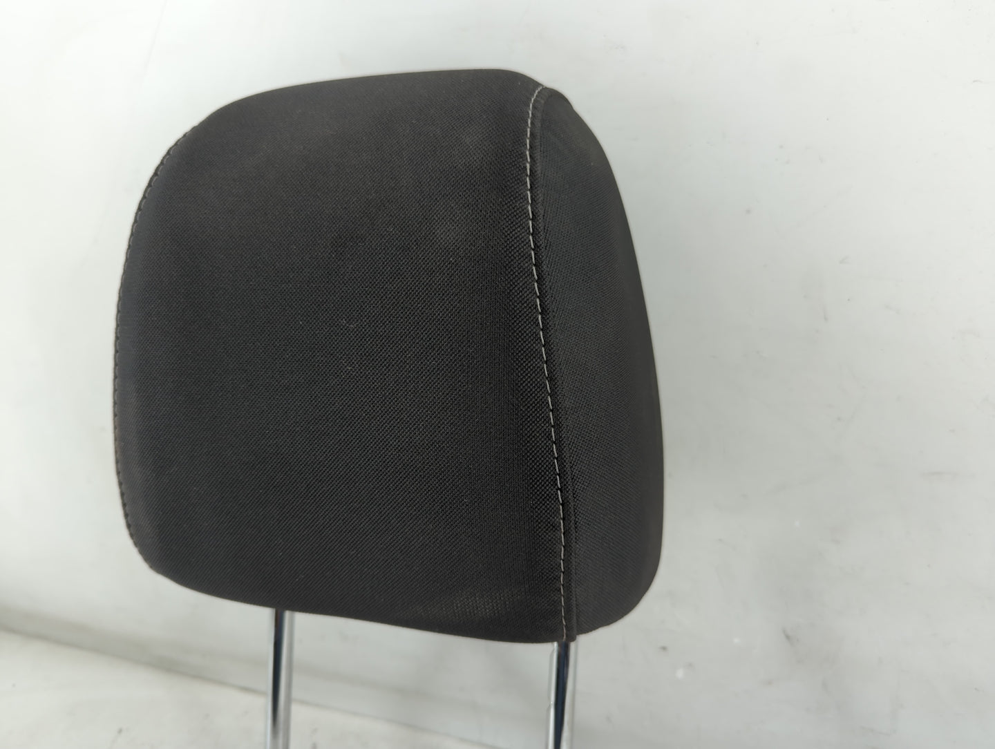 2017-2019 Ford Escape Headrest Head Rest Front Driver Passenger Seat Fits Fits 2017 2018 2019 OEM Used Auto Parts - Oemuseda