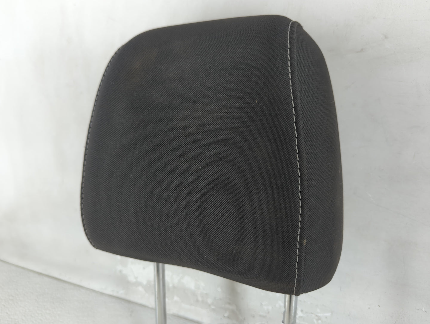 2017-2019 Ford Escape Headrest Head Rest Front Driver Passenger Seat Fits Fits 2017 2018 2019 OEM Used Auto Parts - Oemuseda