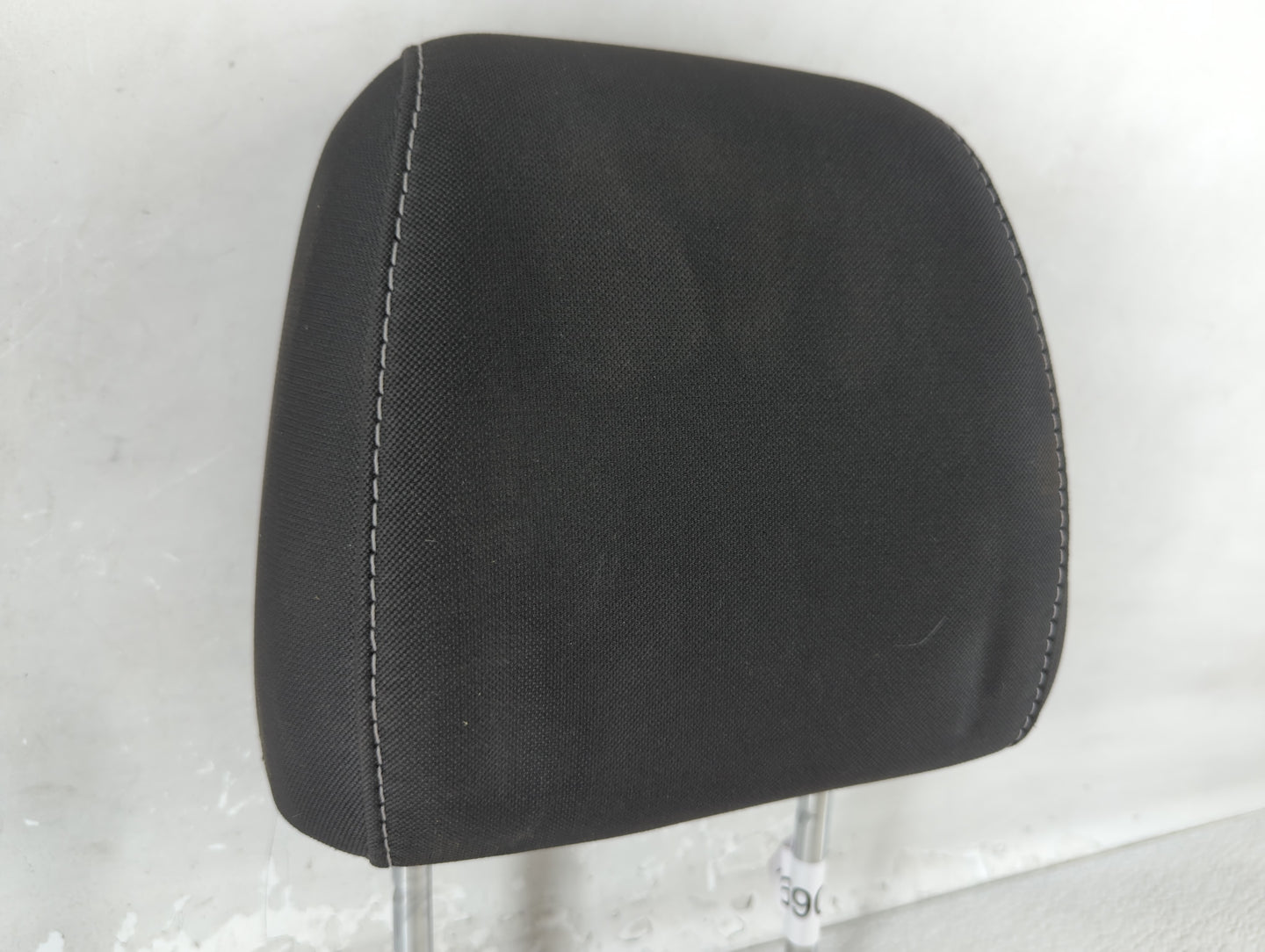 2017-2019 Ford Escape Headrest Head Rest Front Driver Passenger Seat Fits Fits 2017 2018 2019 OEM Used Auto Parts - Oemuseda