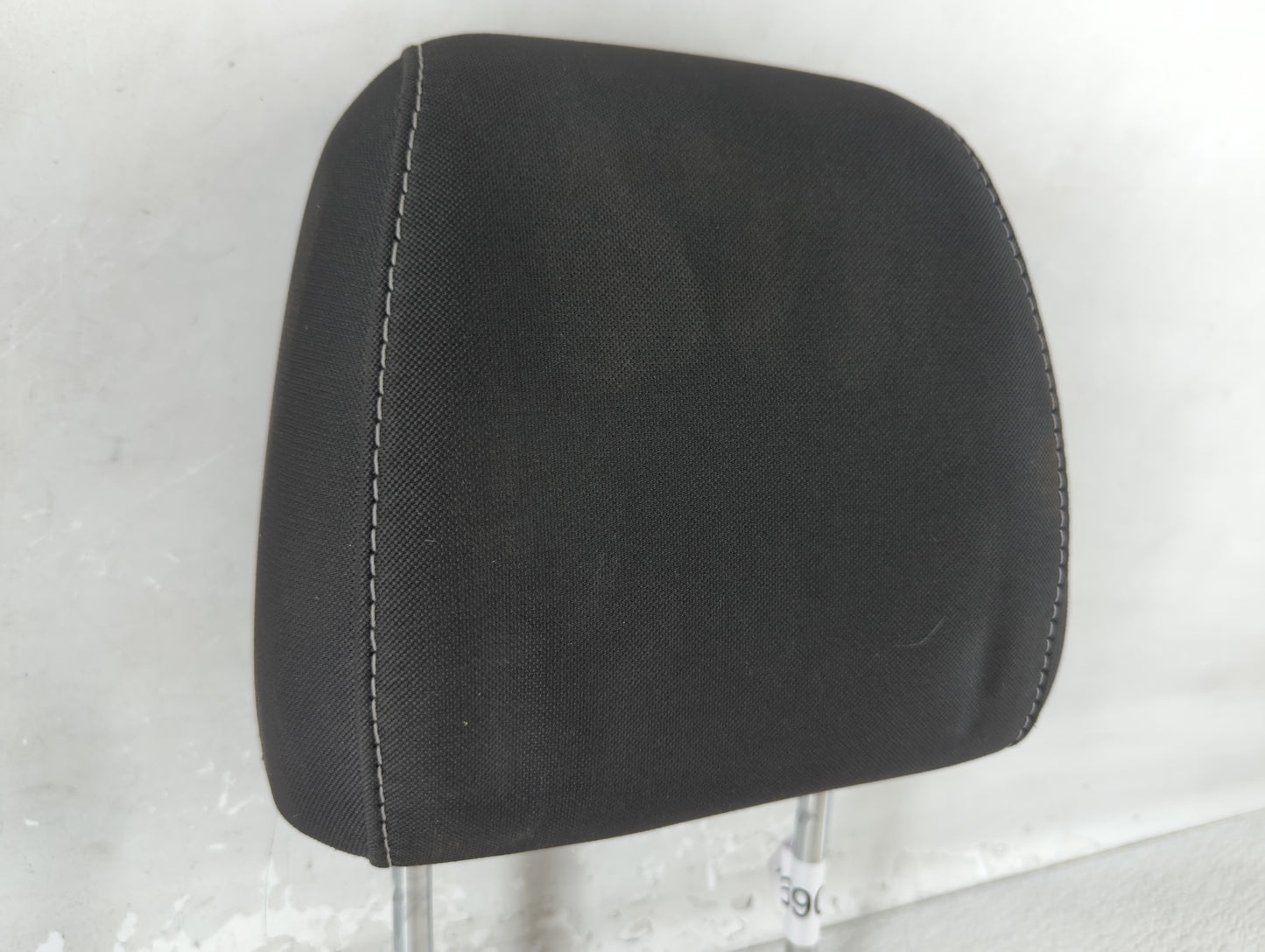 2017-2019 Ford Escape Headrest Head Rest Front Driver Passenger Seat Fits Fits 2017 2018 2019 OEM Used Auto Parts - Oemuseda