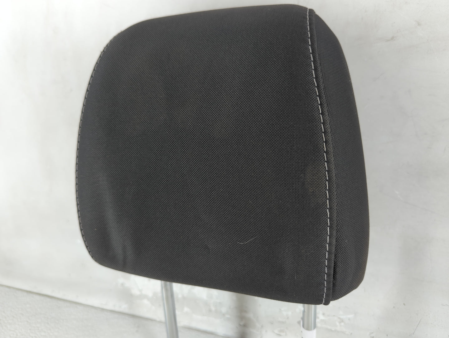 2017-2019 Ford Escape Headrest Head Rest Front Driver Passenger Seat Fits Fits 2017 2018 2019 OEM Used Auto Parts - Oemuseda
