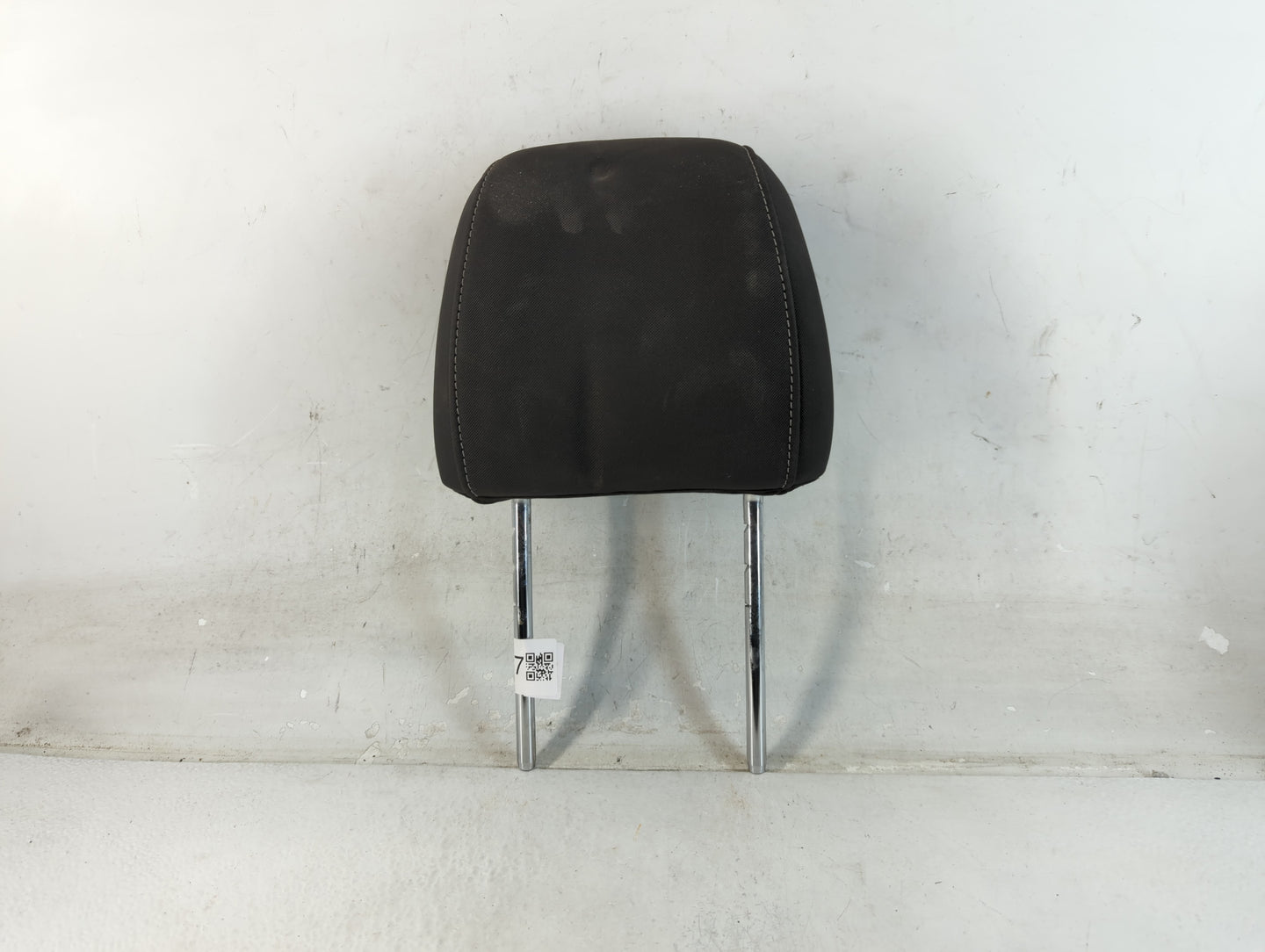 2016-2019 Ford Escape Headrest Head Rest Front Driver Passenger Seat Fits Fits 2016 2017 2018 2019 OEM Used Auto Parts - Oem