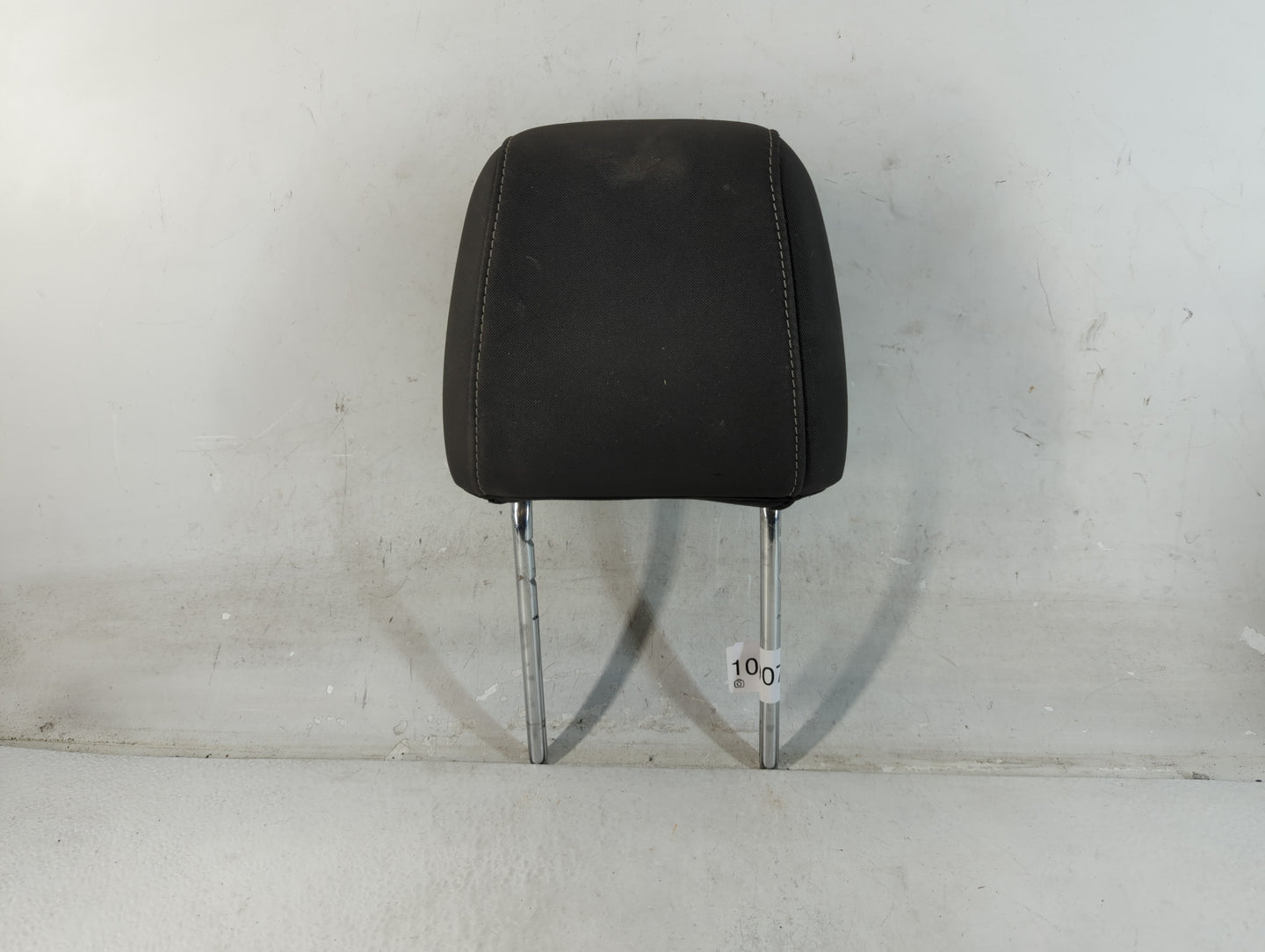 2016-2019 Ford Escape Headrest Head Rest Front Driver Passenger Seat Fits Fits 2016 2017 2018 2019 OEM Used Auto Parts - Oem