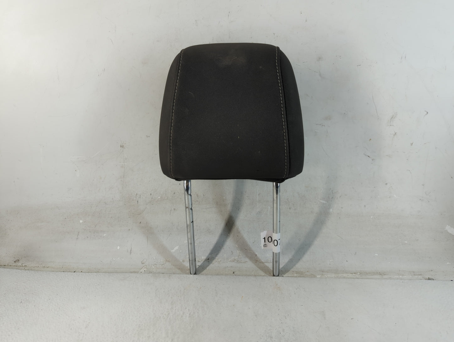 2016-2019 Ford Escape Headrest Head Rest Front Driver Passenger Seat Fits Fits 2016 2017 2018 2019 OEM Used Auto Parts - Oem